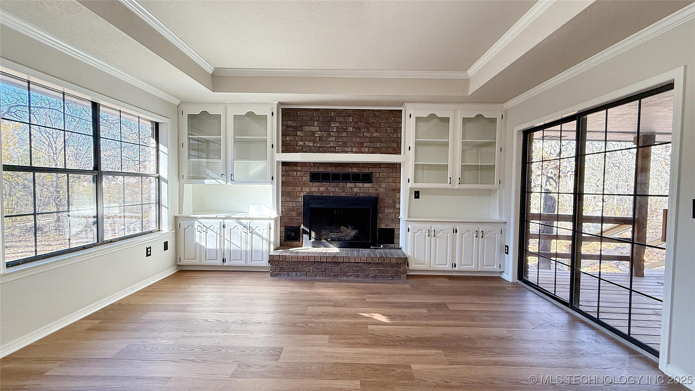 2315 N Grand Avenue Property Photo 7