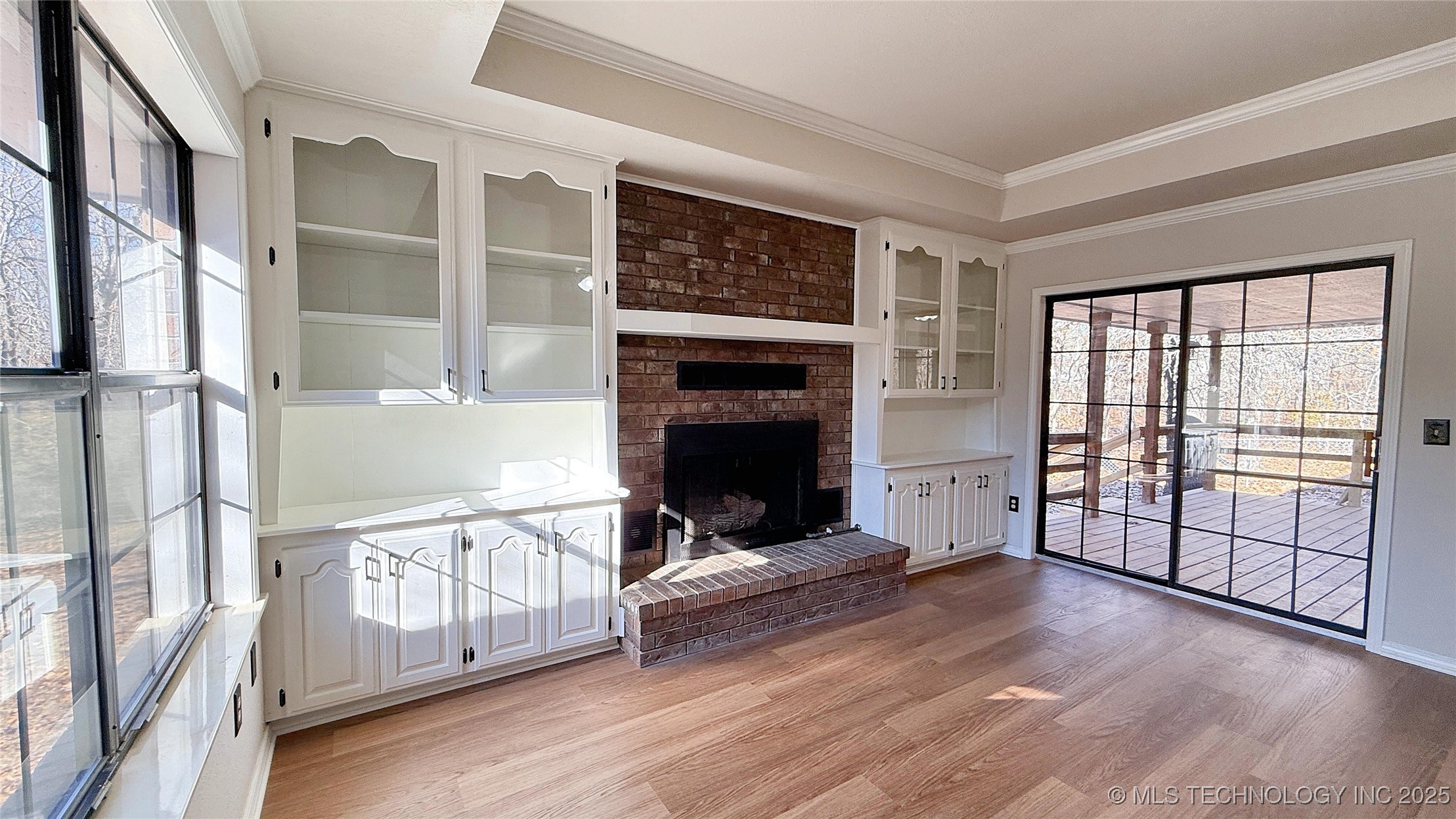 2315 N Grand Avenue Property Photo 9