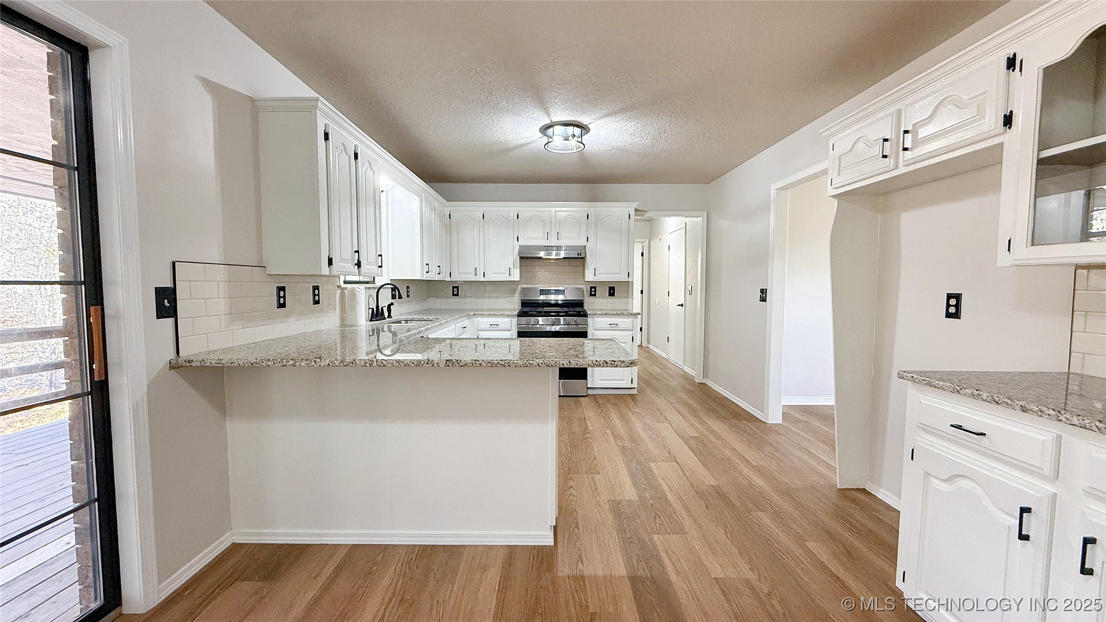 2315 N Grand Avenue Property Photo 13