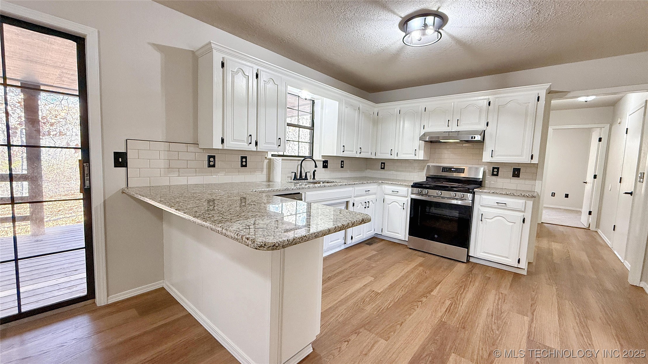 2315 N Grand Avenue Property Photo 15