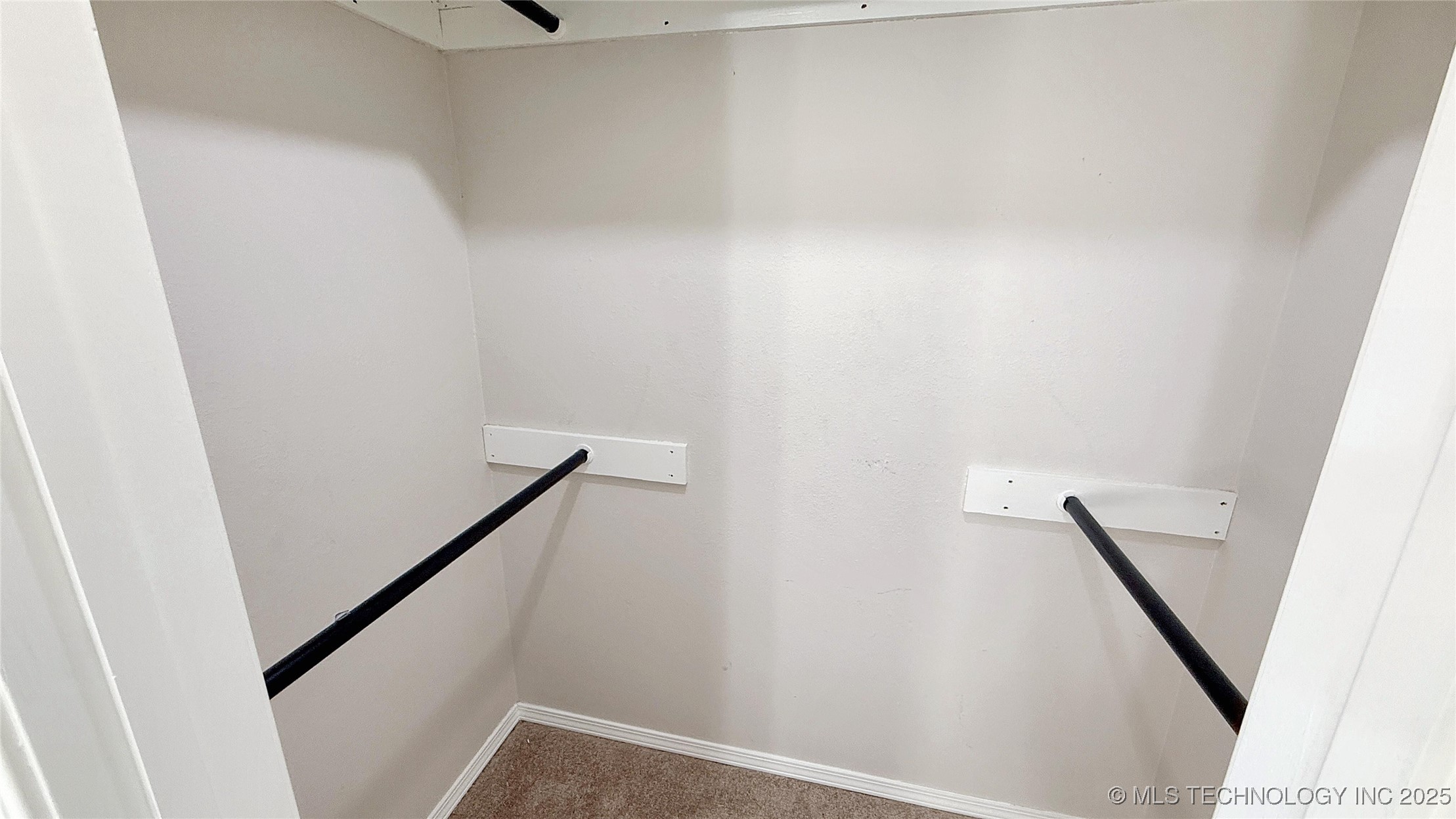 2315 N Grand Avenue Property Photo 22