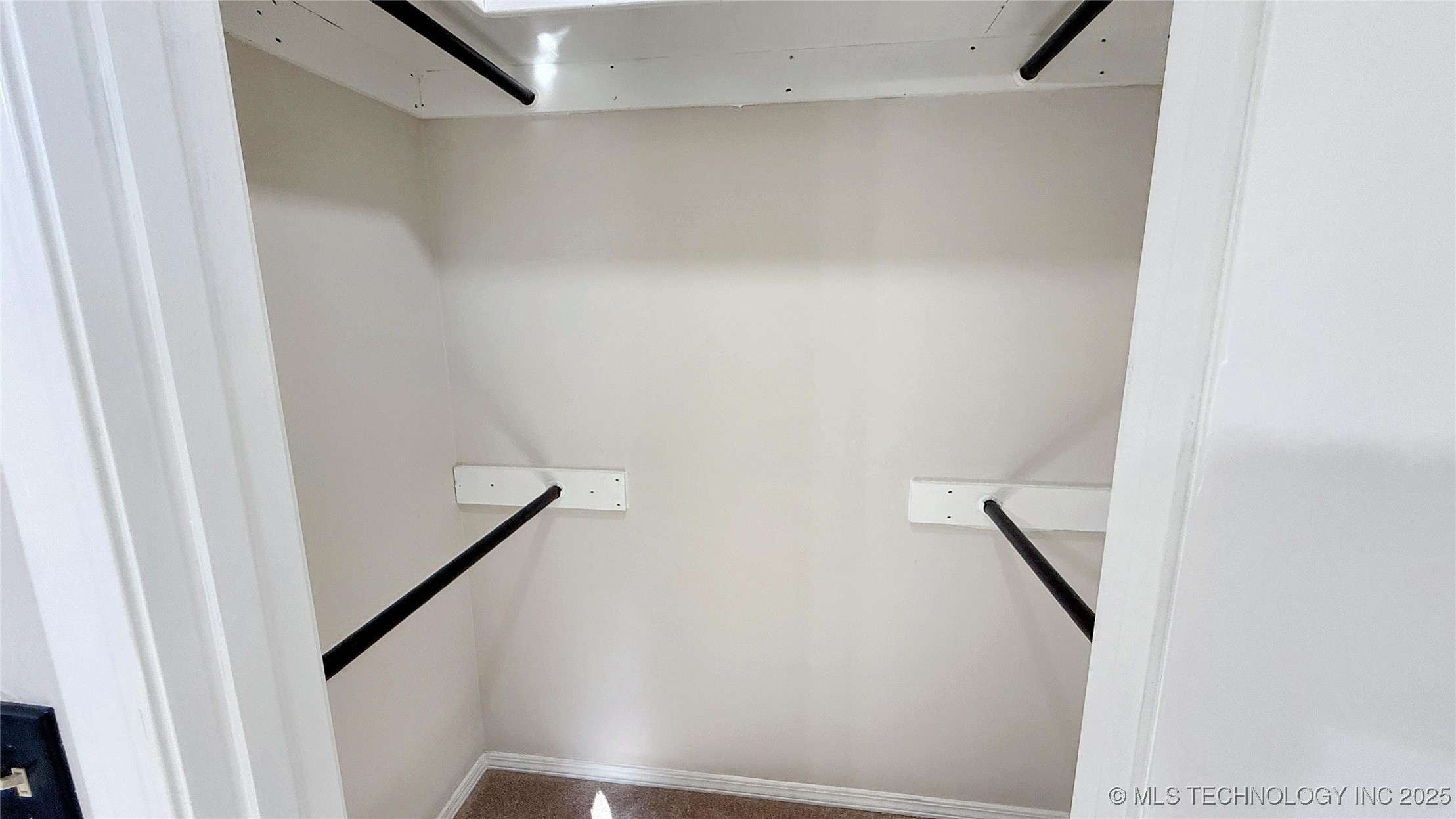 2315 N Grand Avenue Property Photo 24