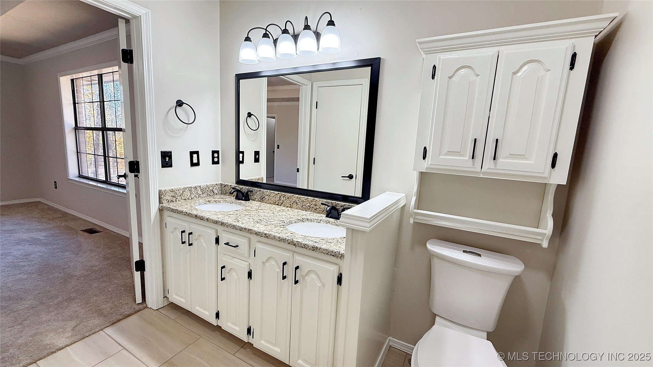 2315 N Grand Avenue Property Photo 32