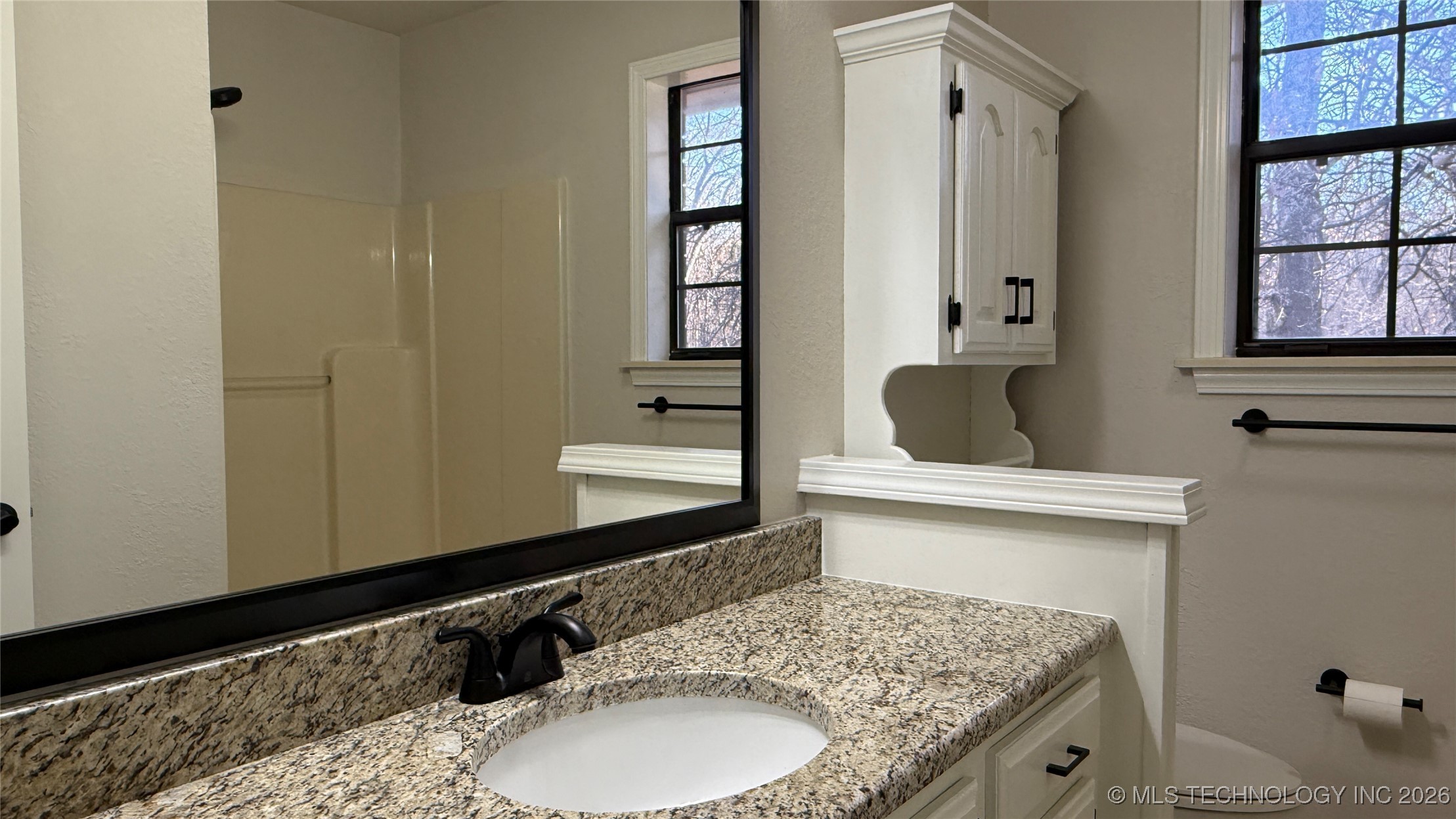 2315 N Grand Avenue Property Photo 34