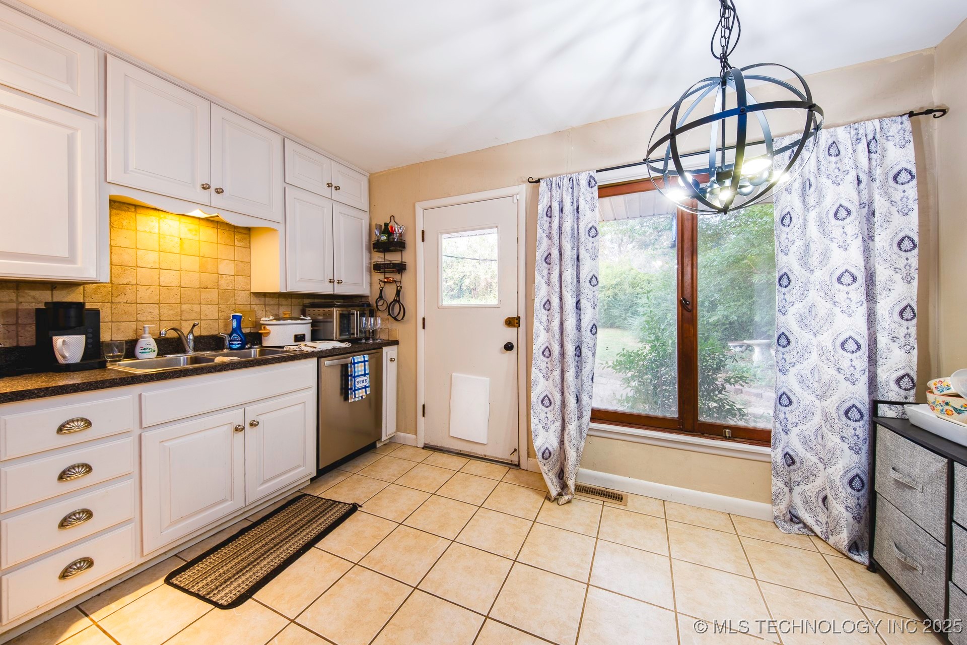 4140 S Robb Avenue Property Photo 10