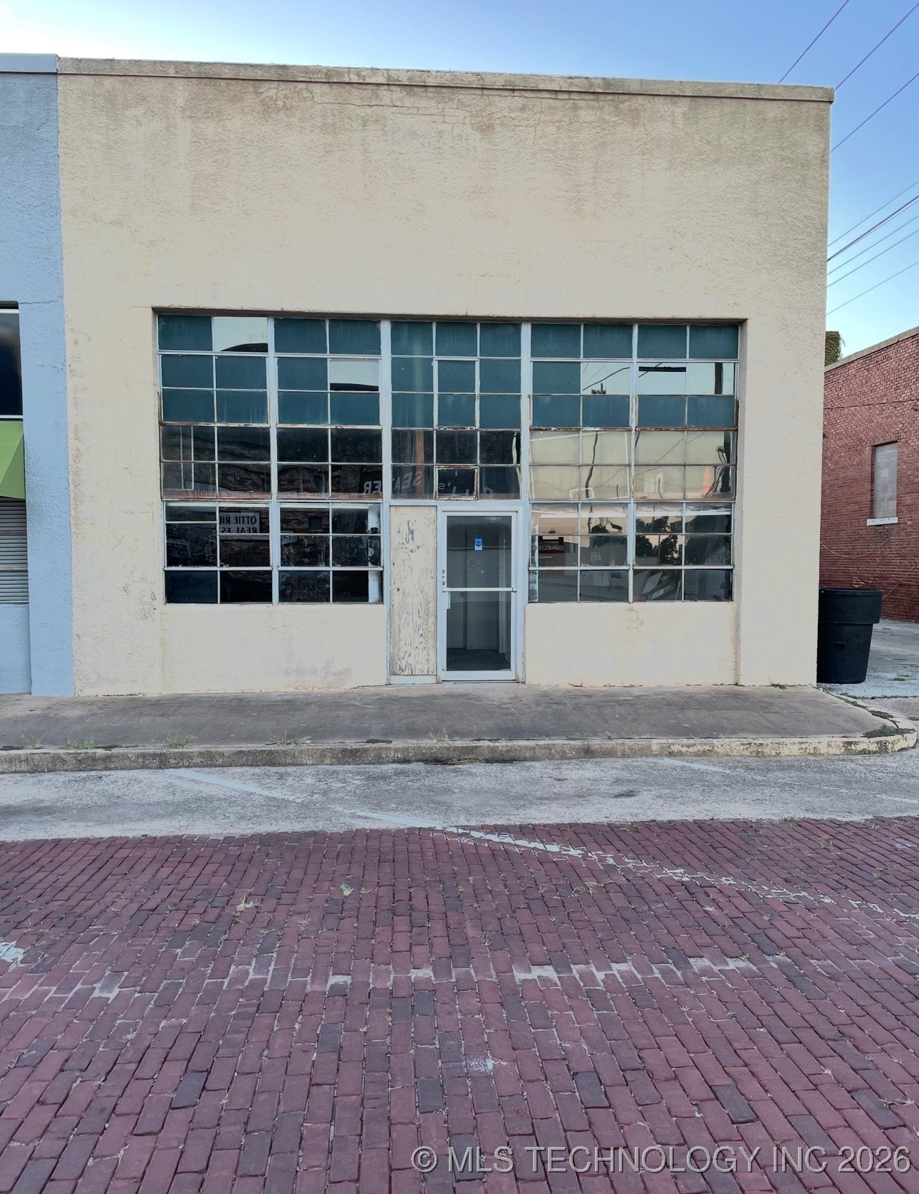 111 E Mcclure Property Photo 1