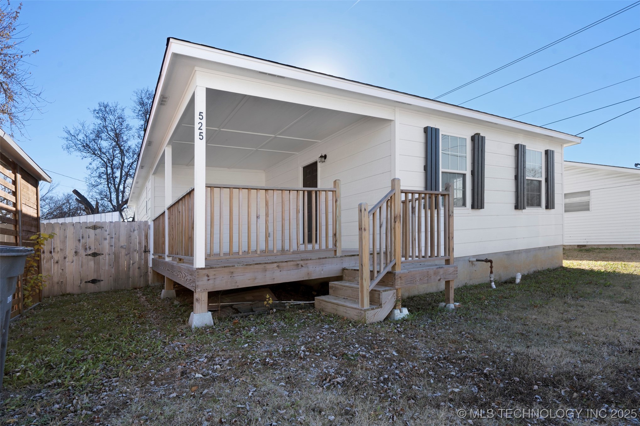 525 W Clay Street Property Photo 3