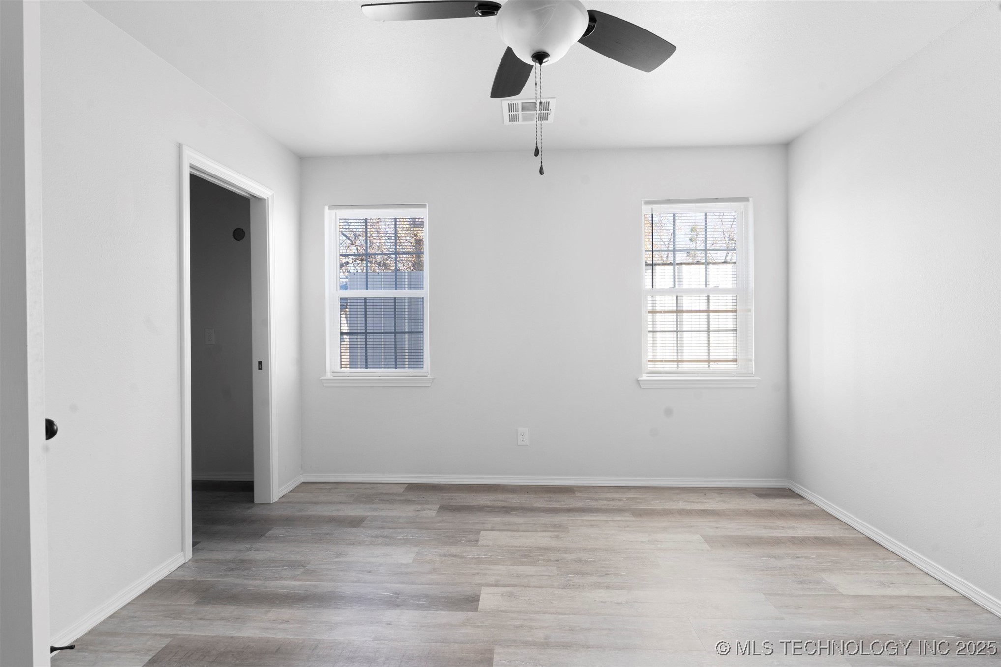 525 W Clay Street Property Photo 10