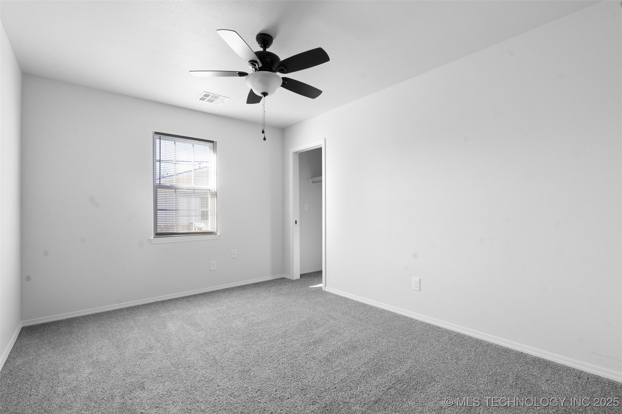 525 W Clay Street Property Photo 14