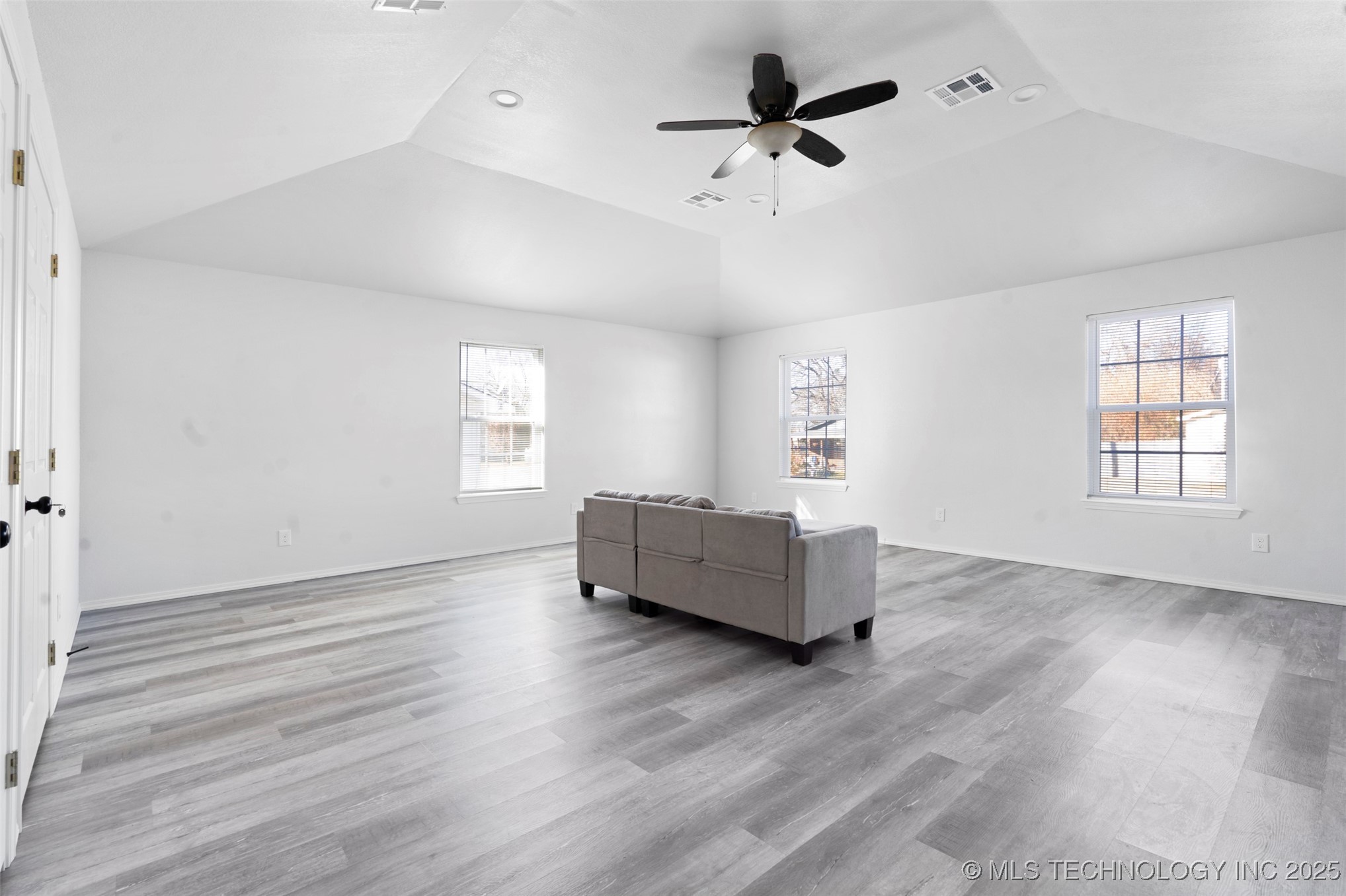 525 W Clay Street Property Photo 19