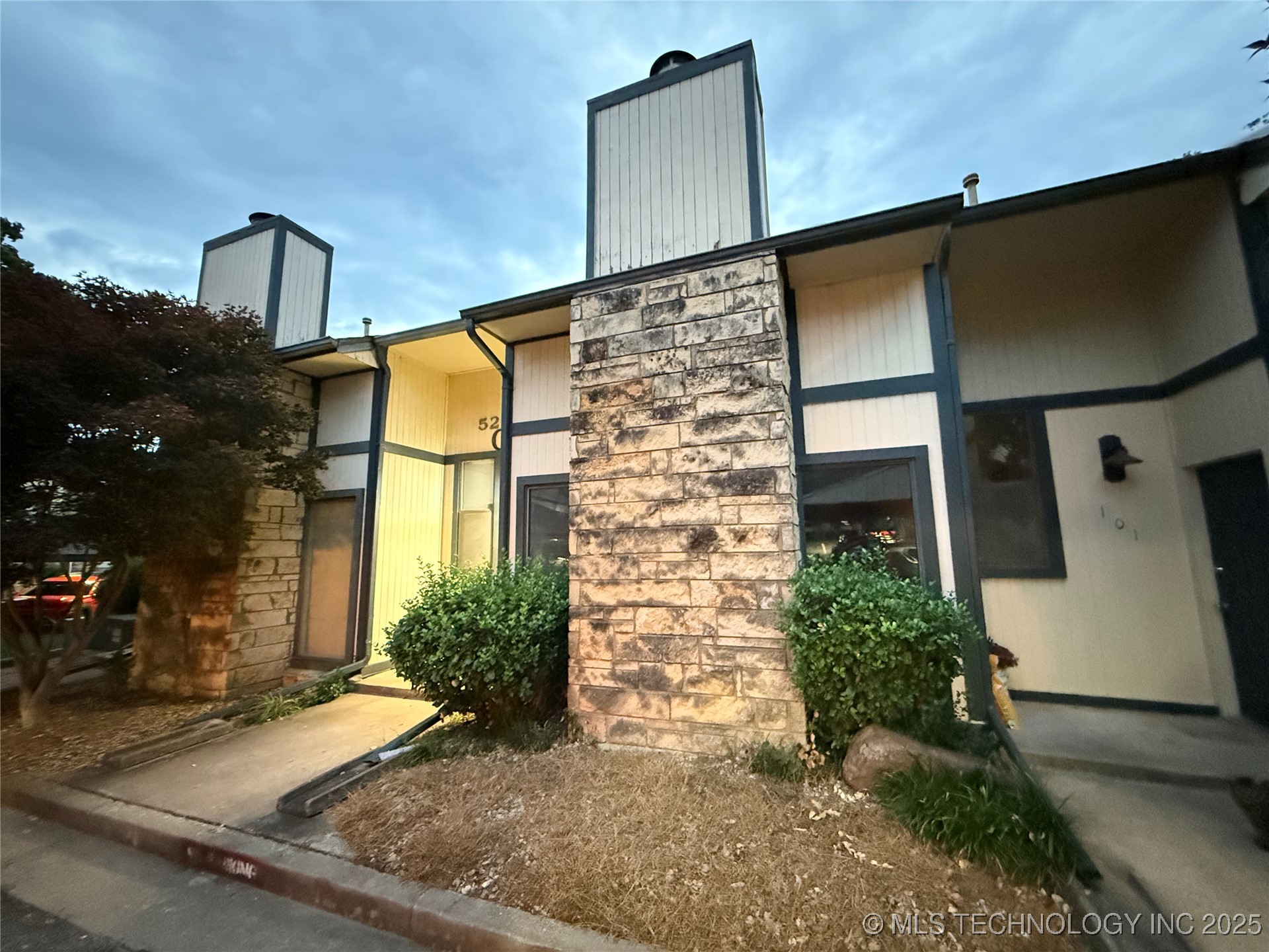 5269 Nowata Road O-102 Property Photo 1