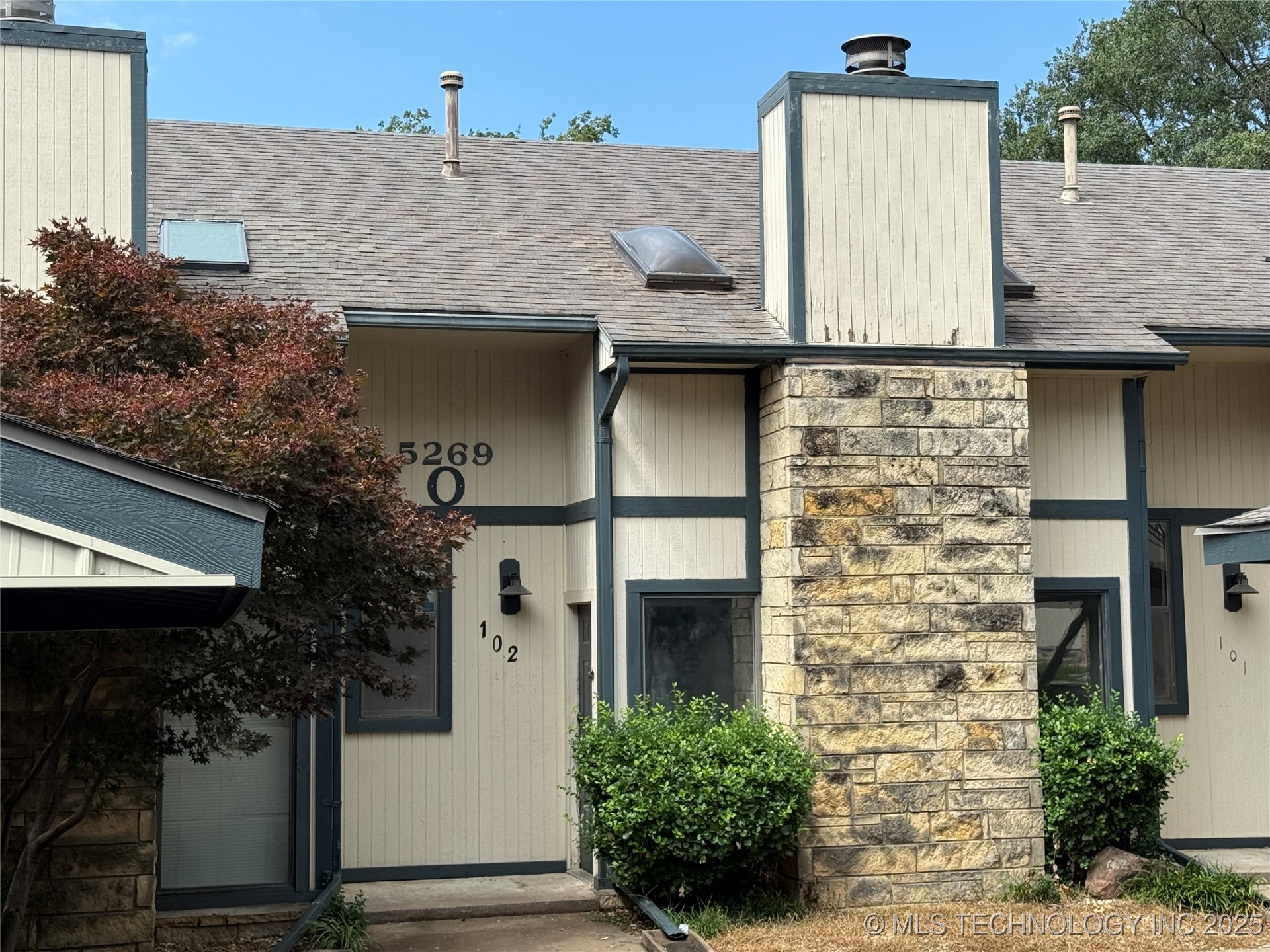 5269 Nowata Road O-102 Property Photo 2