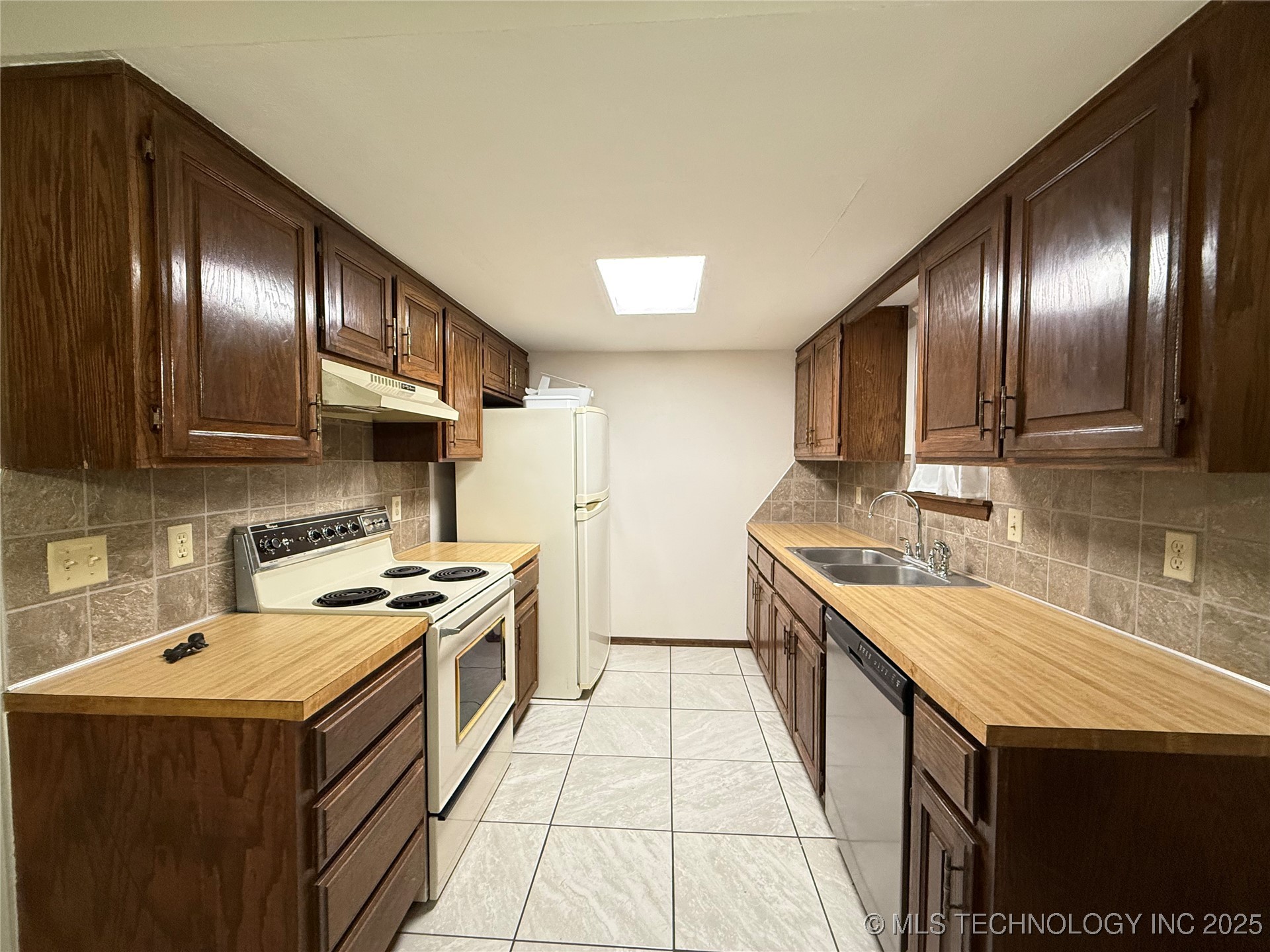 5269 Nowata Road O-102 Property Photo 5