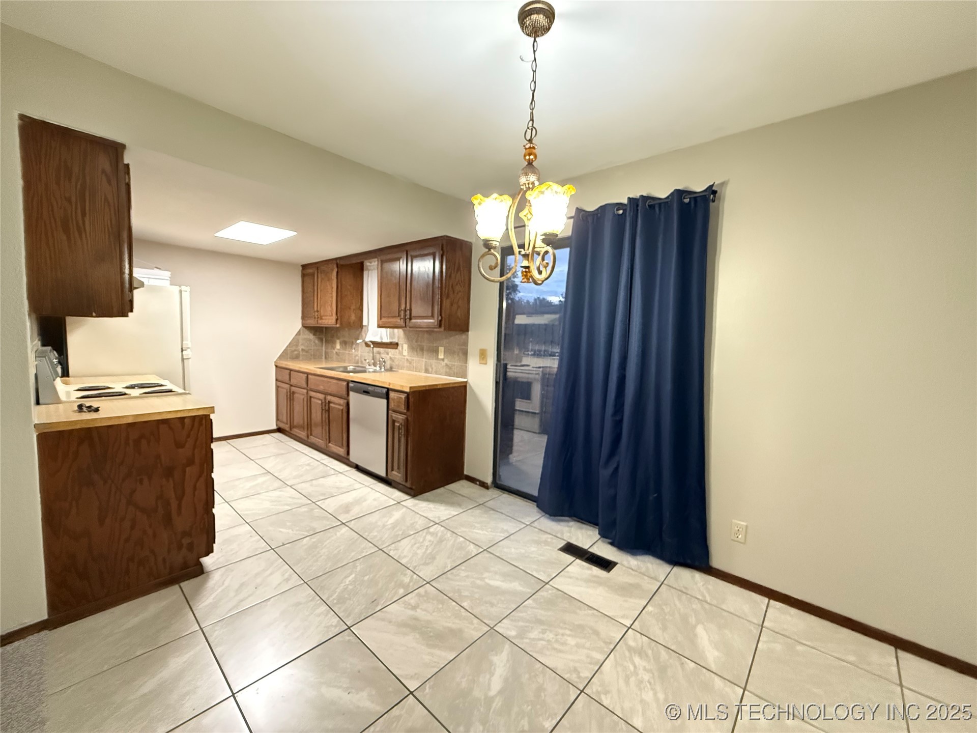 5269 Nowata Road O-102 Property Photo 12