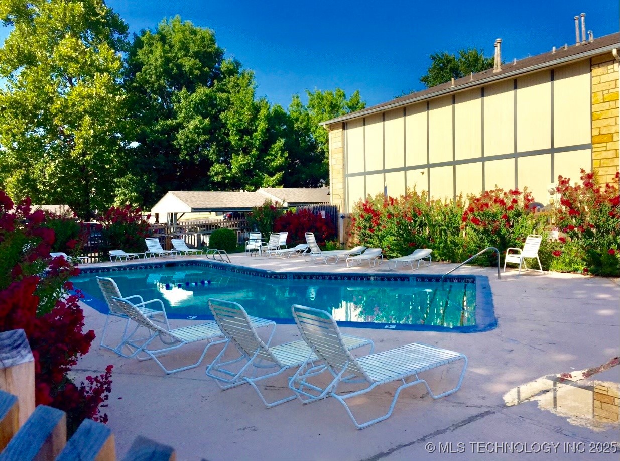 5269 Nowata Road O-102 Property Photo 15