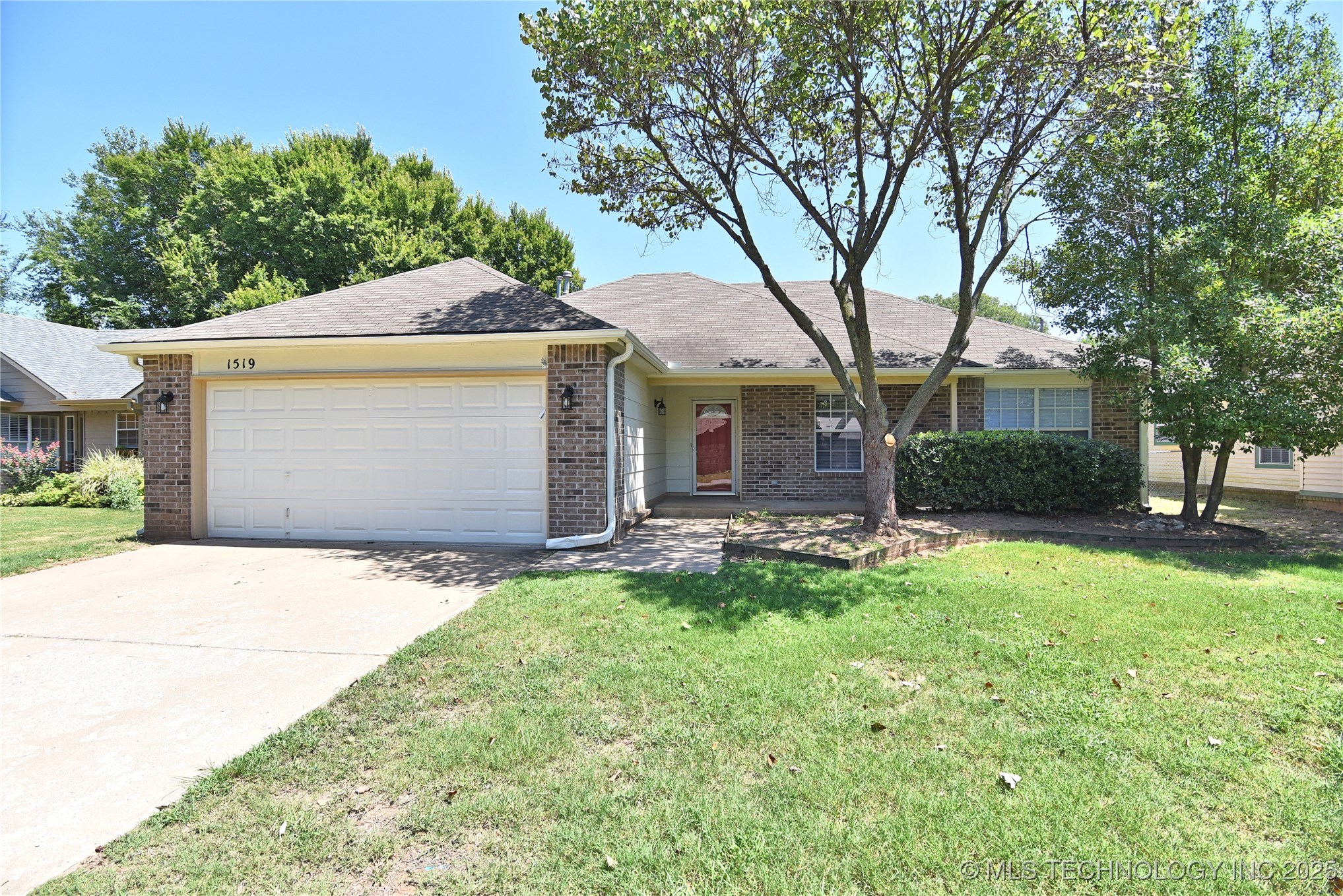 1519 N 1st Street Property Photo 1