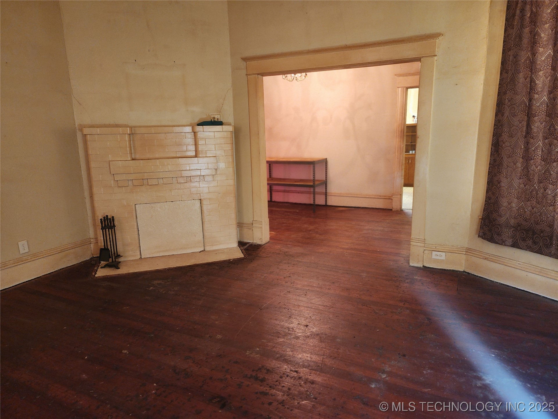 342 E Adams Property Photo 4