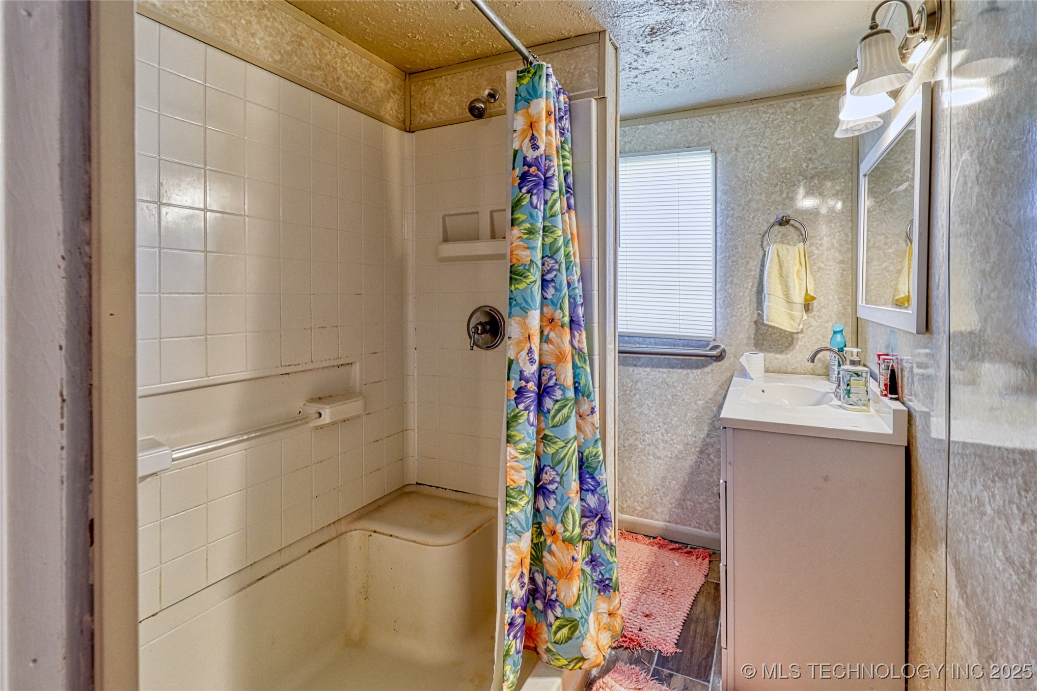 38987 Leo Road Property Photo 11