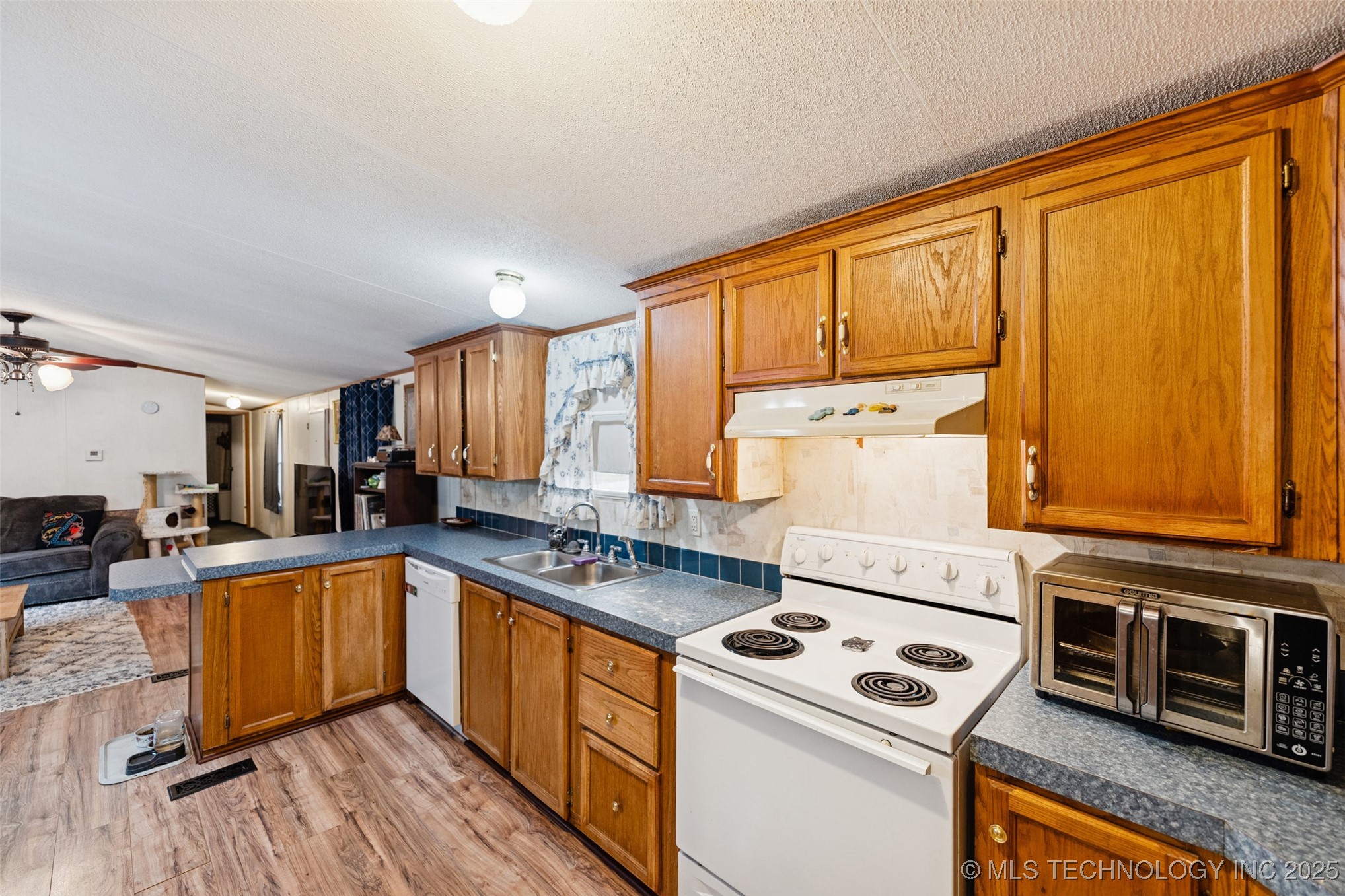 10803 S 235th West Avenue Property Photo 5