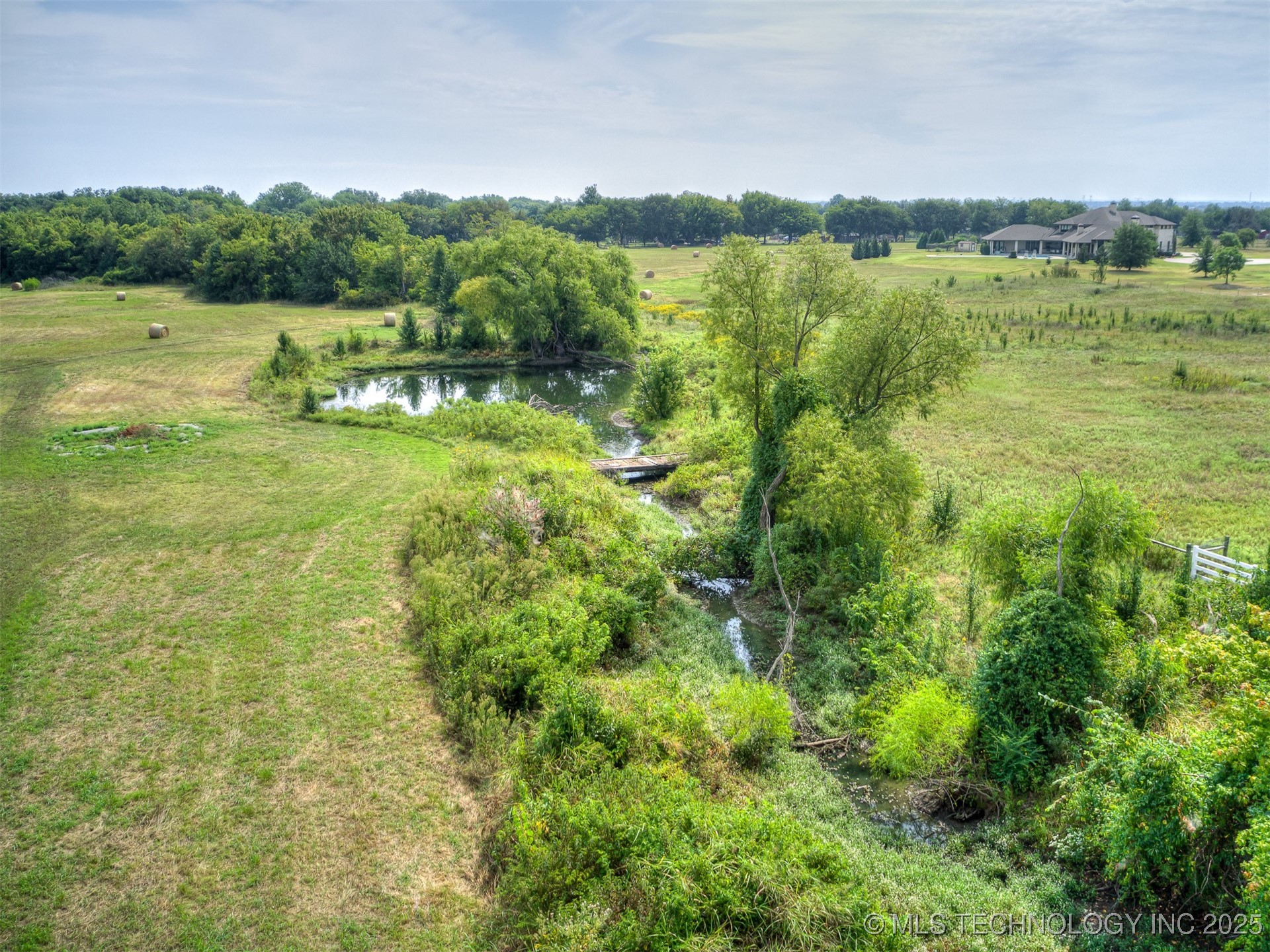 13825 S Lewis Avenue Property Photo 5