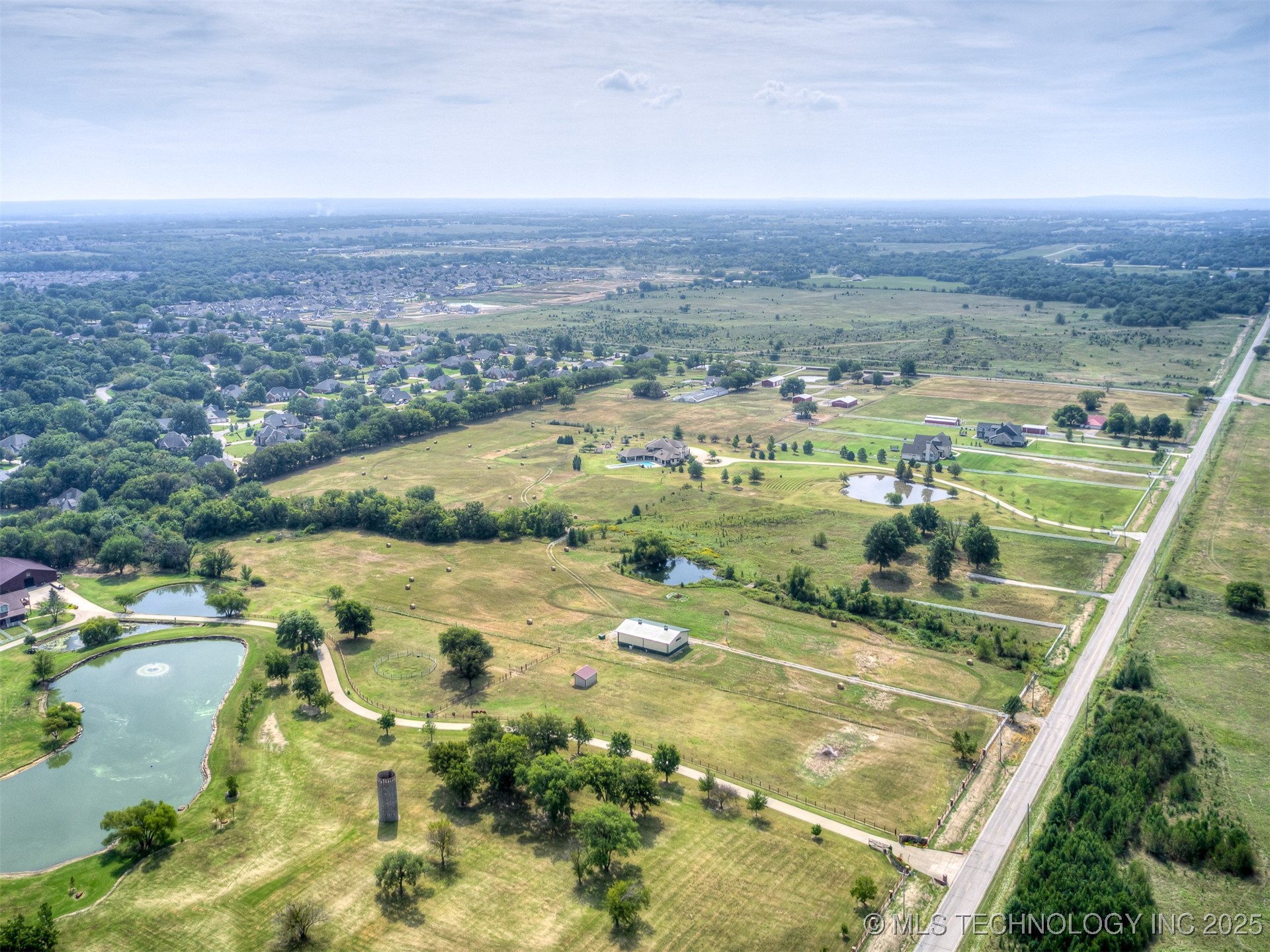 13825 S Lewis Avenue Property Photo 13