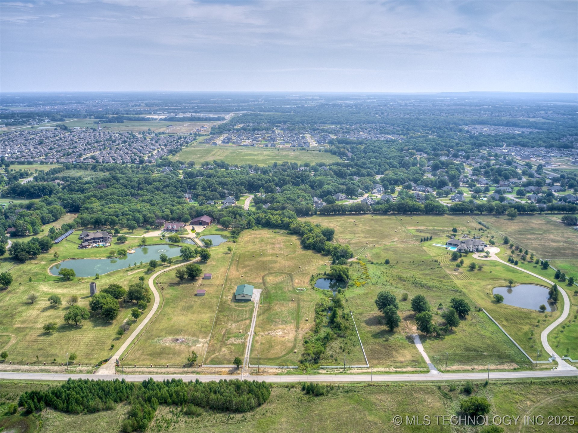 13825 S Lewis Avenue Property Photo 16