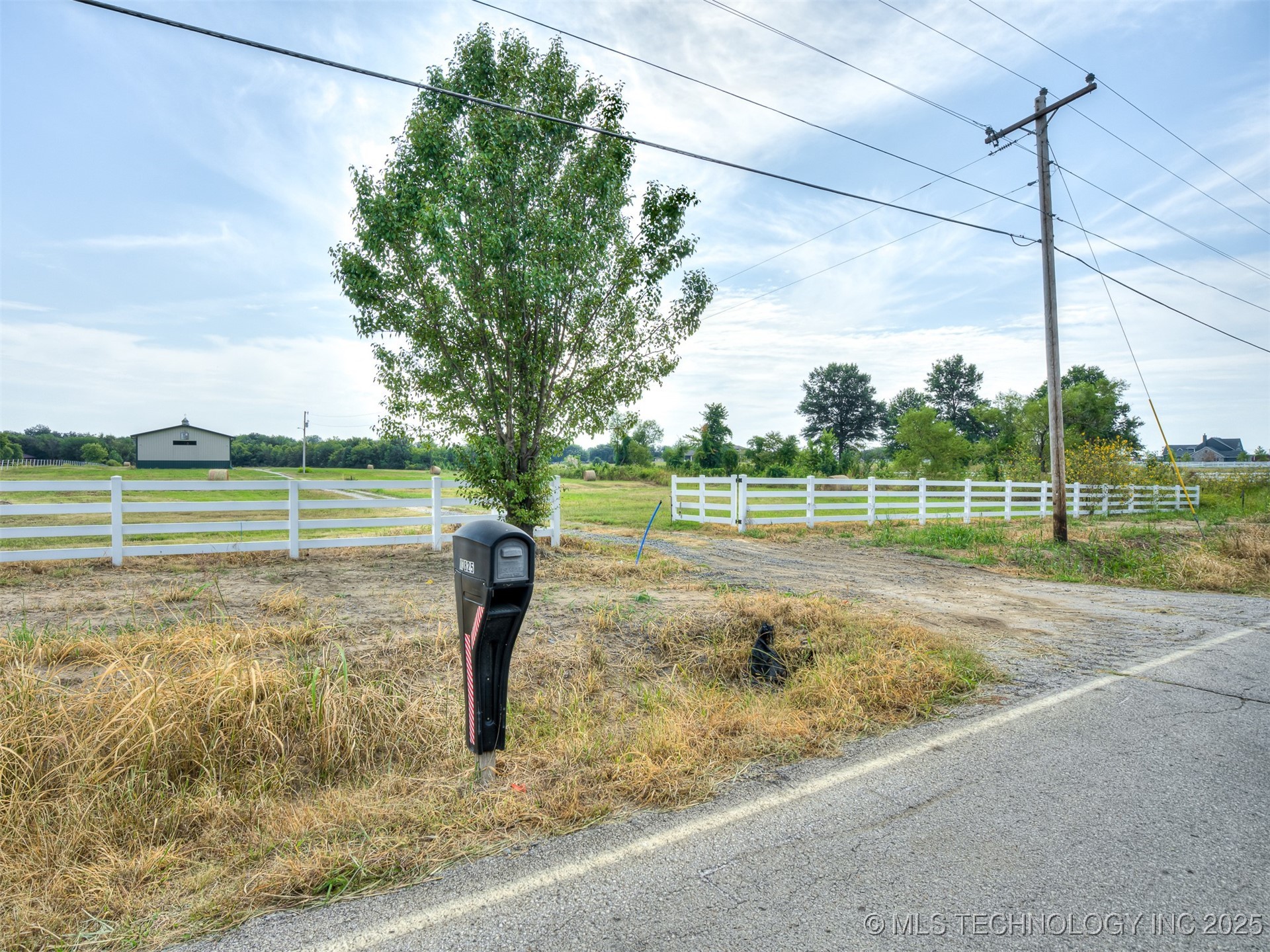 13825 S Lewis Avenue Property Photo 17