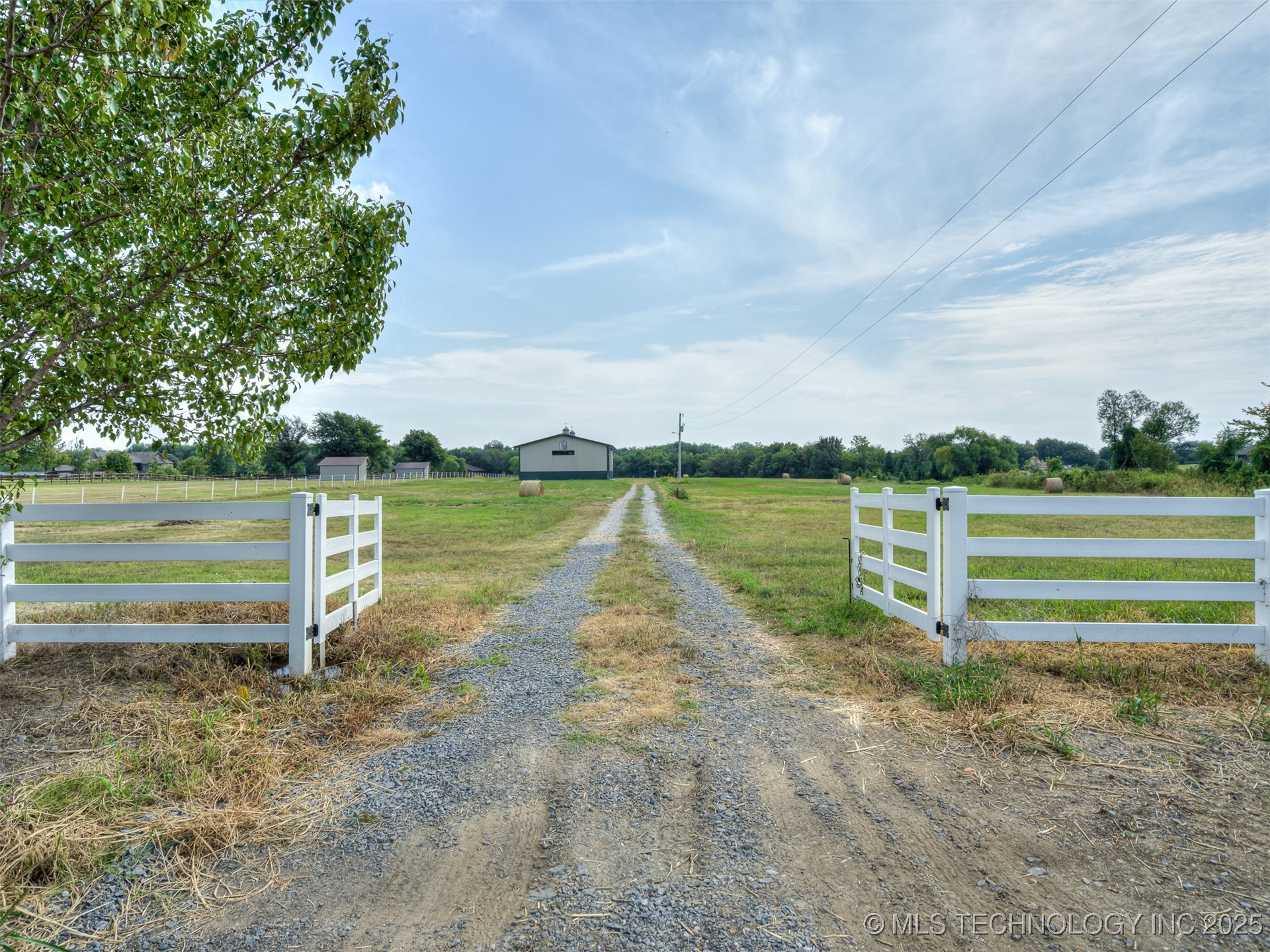 13825 S Lewis Avenue Property Photo 18
