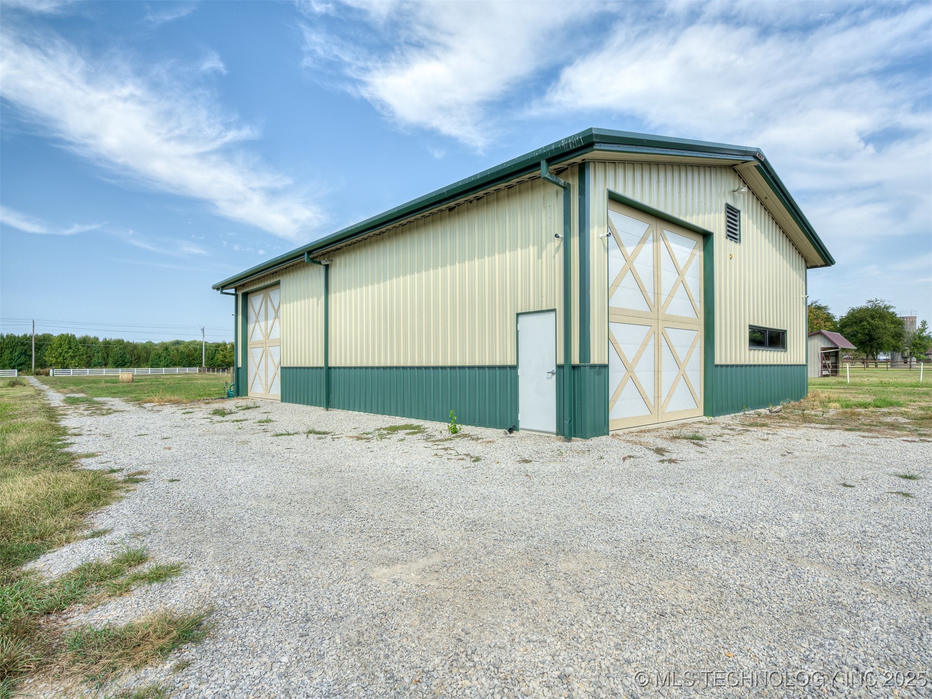 13825 S Lewis Avenue Property Photo 20