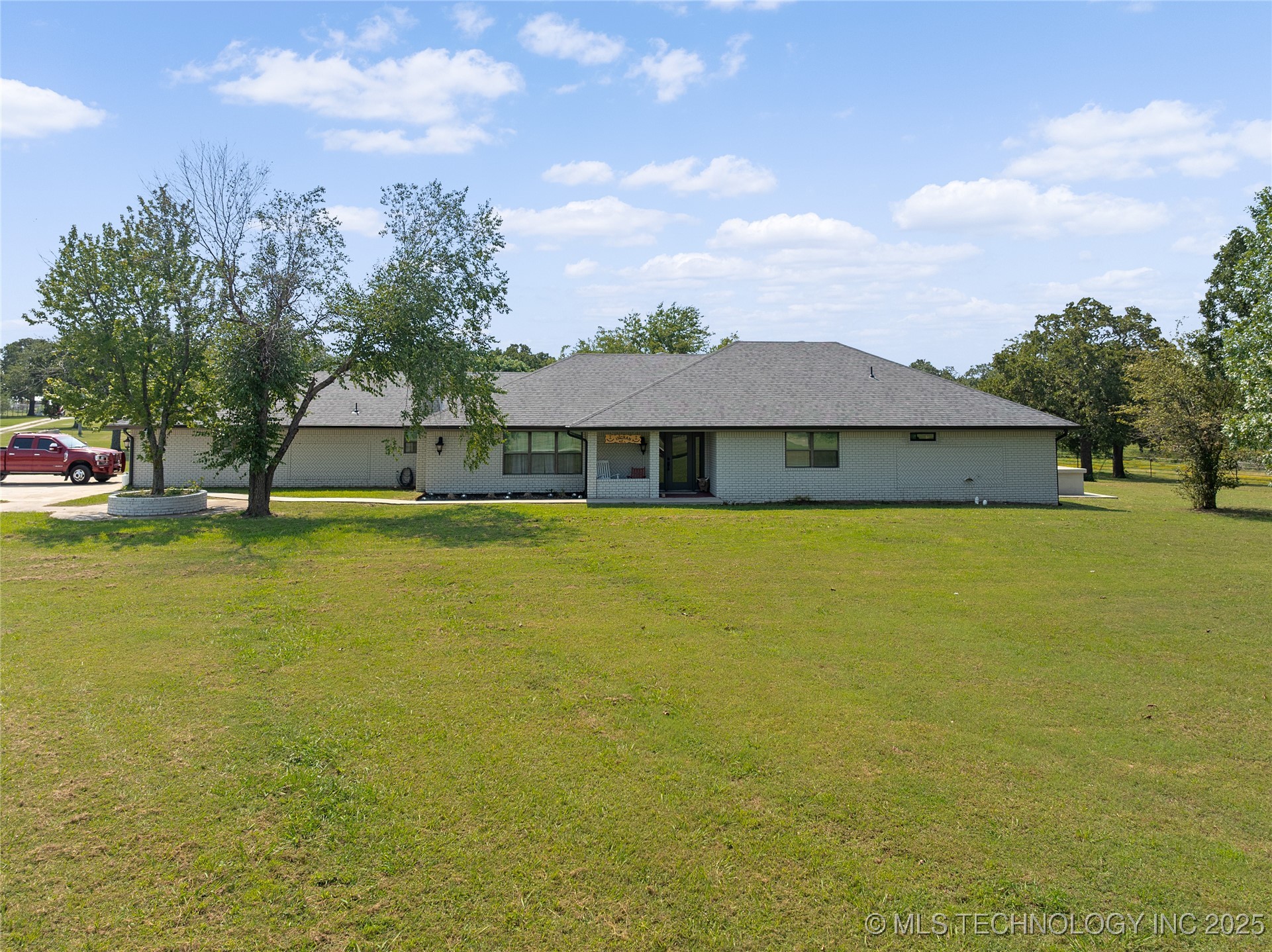 8753 Prairie Valley Road Property Photo 2