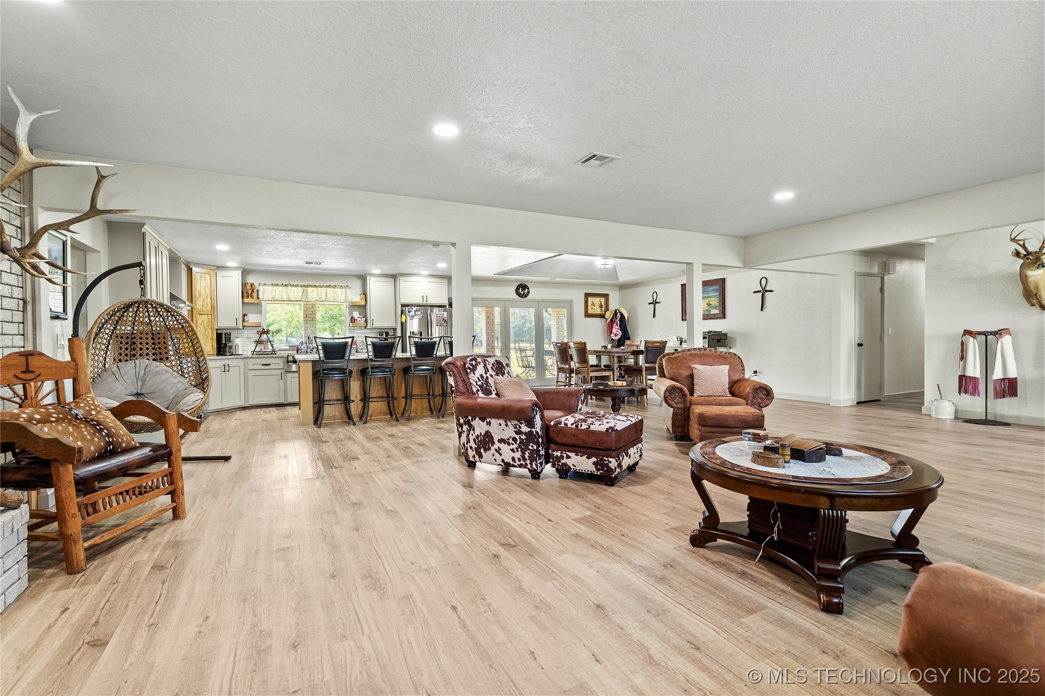 8753 Prairie Valley Road Property Photo 8