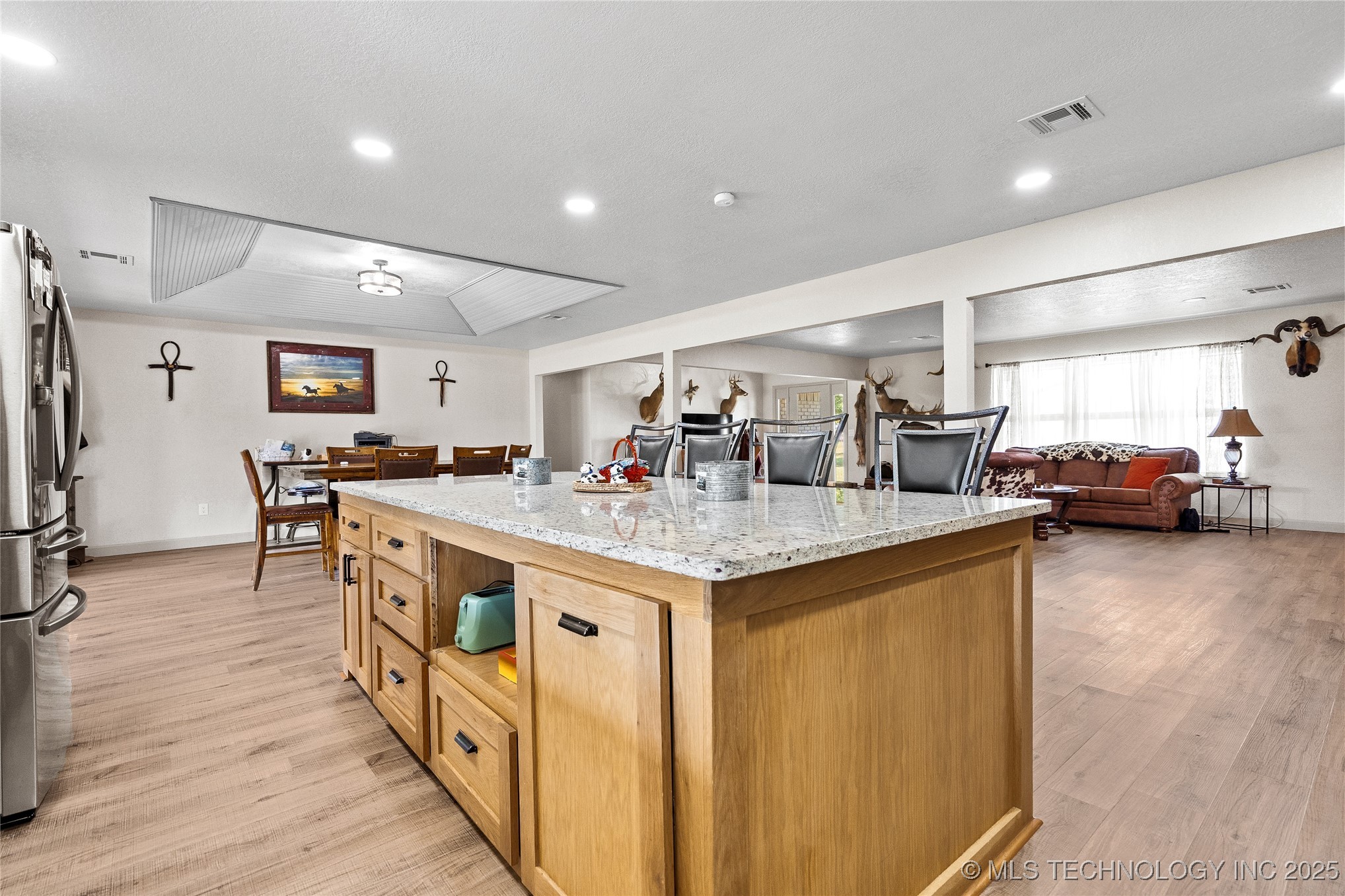 8753 Prairie Valley Road Property Photo 13