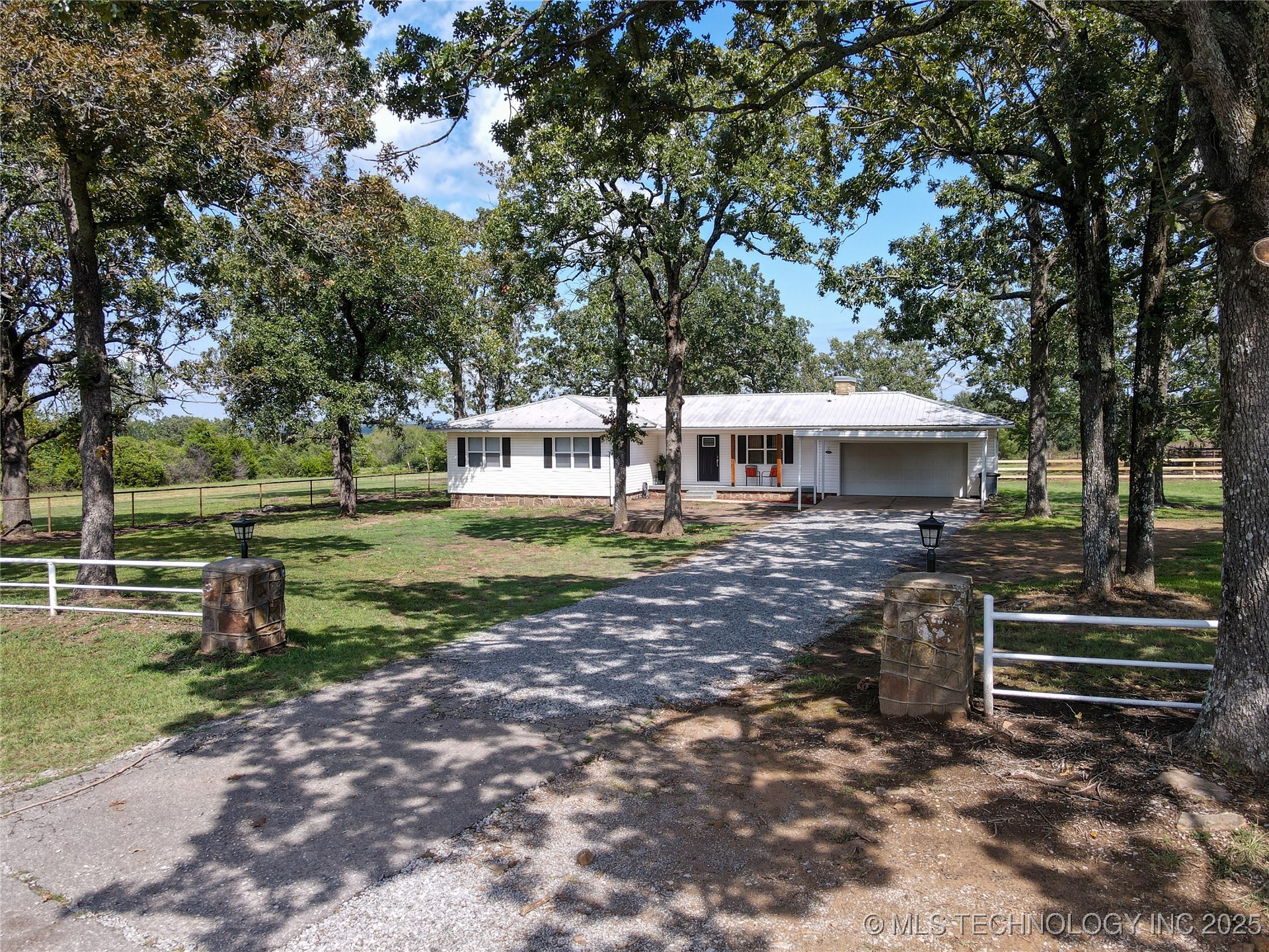 8610 N State Hwy 113 Property Photo 1