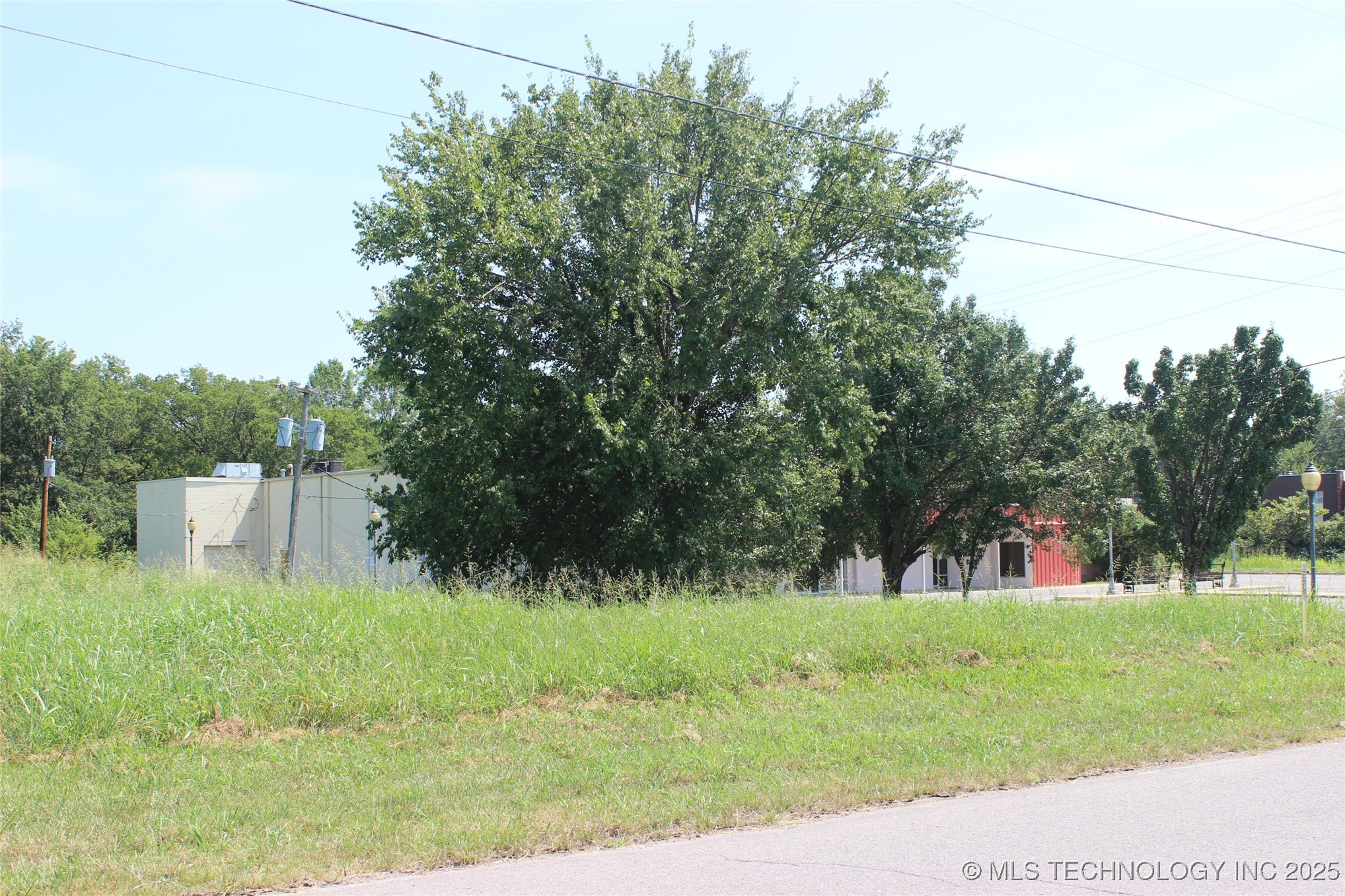 S Grant Avenue Property Photo 8