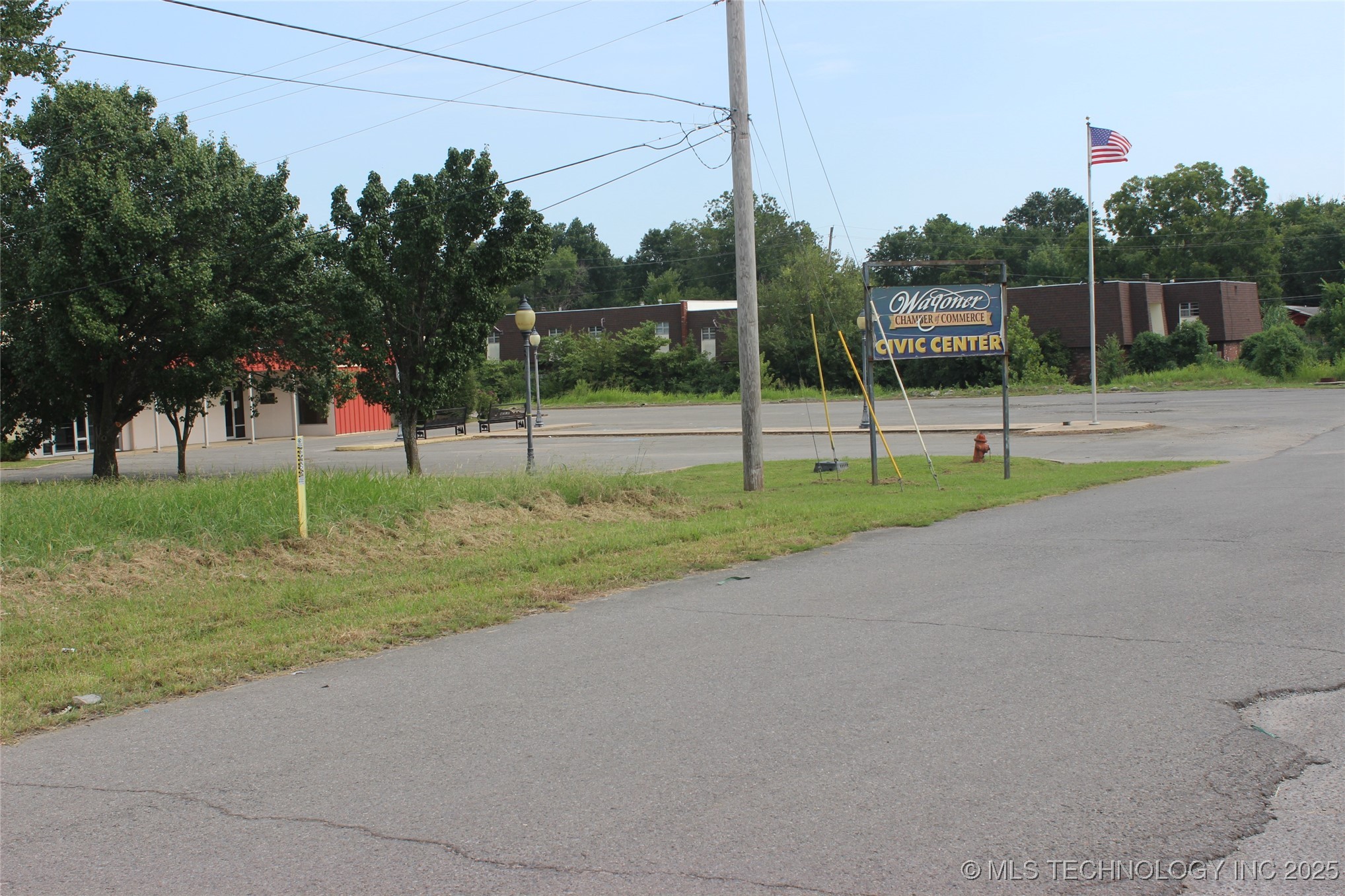 S Grant Avenue Property Photo 12