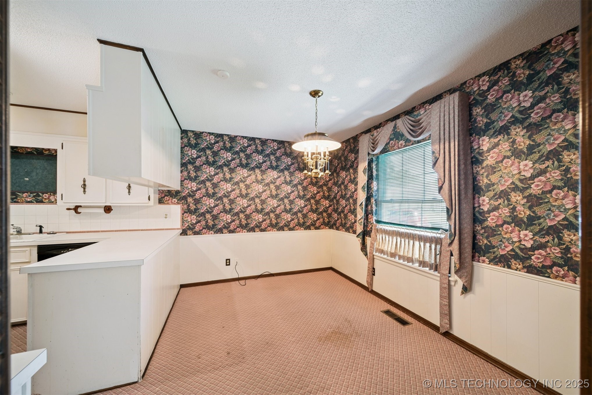 1411 N Choctaw Place Property Photo 8