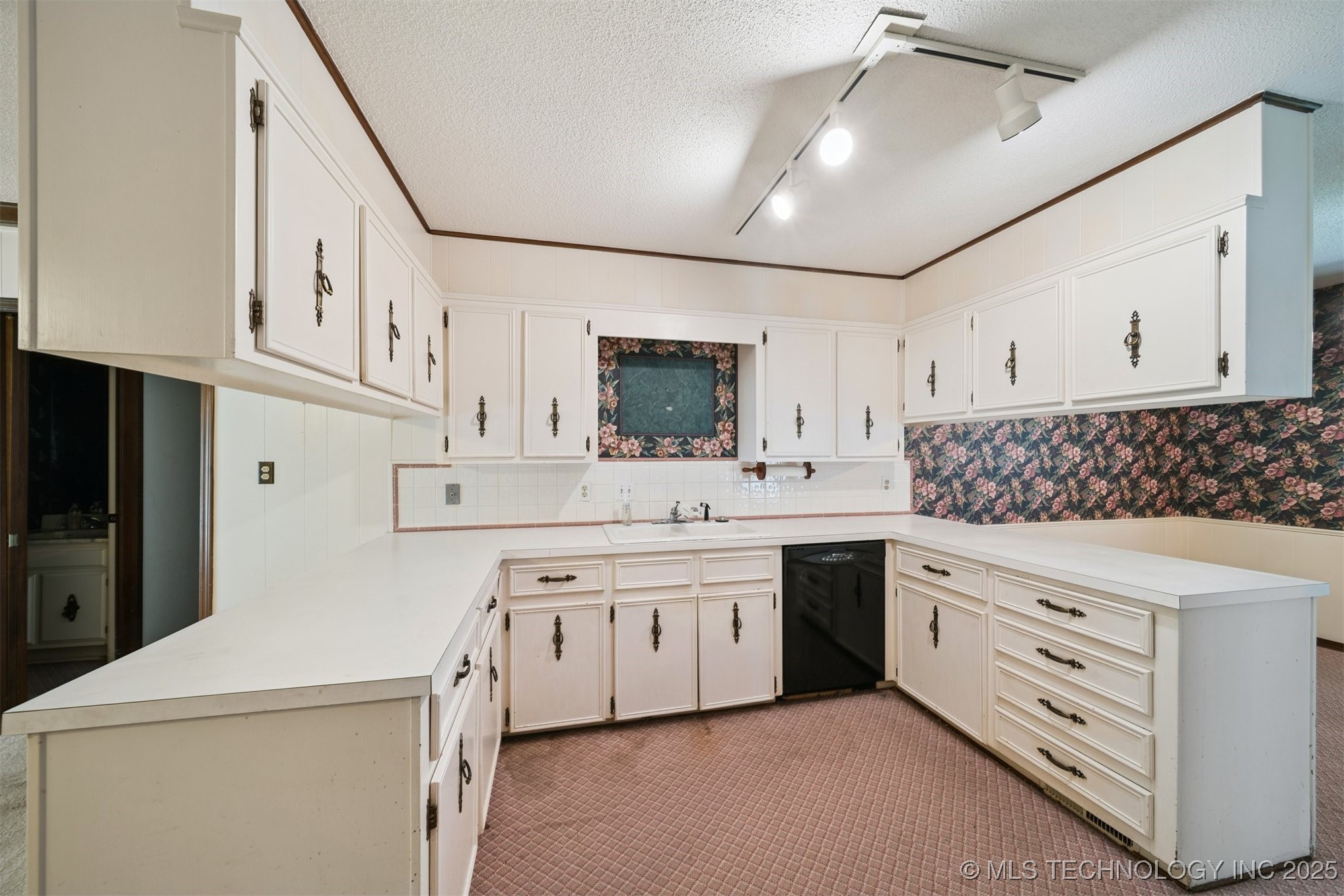 1411 N Choctaw Place Property Photo 11