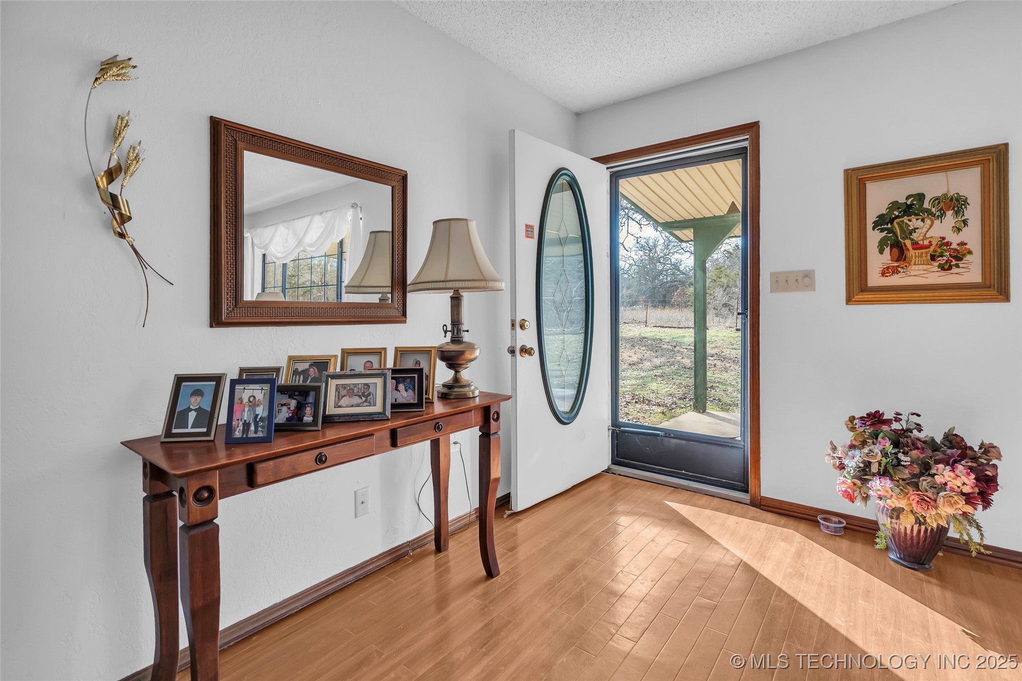 6296 Dickson Rd Property Photo 2