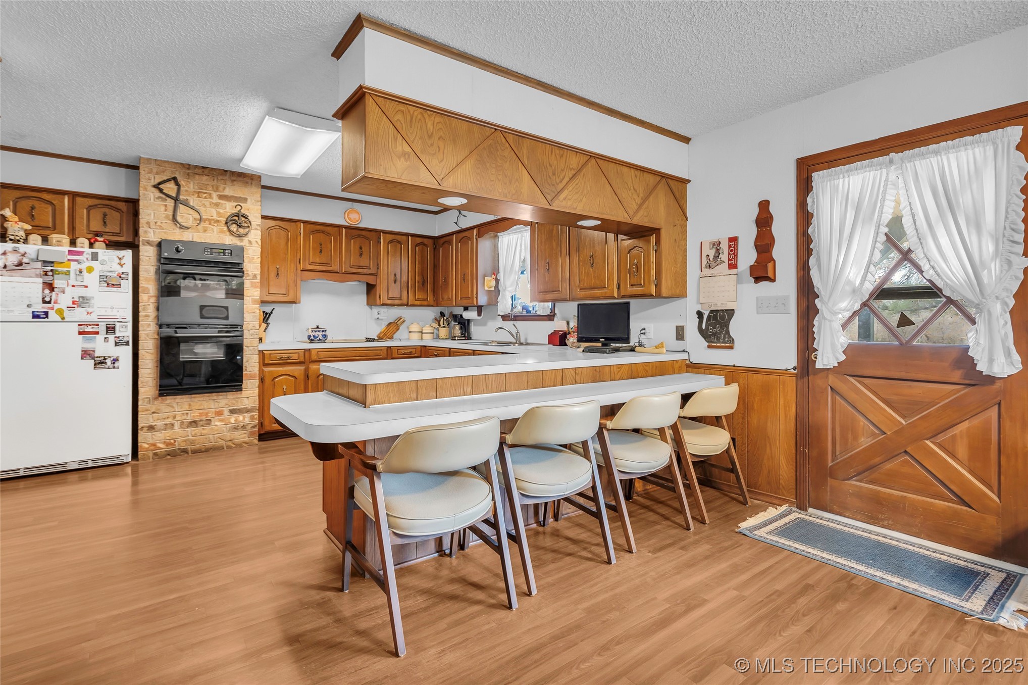 6296 Dickson Rd Property Photo 7