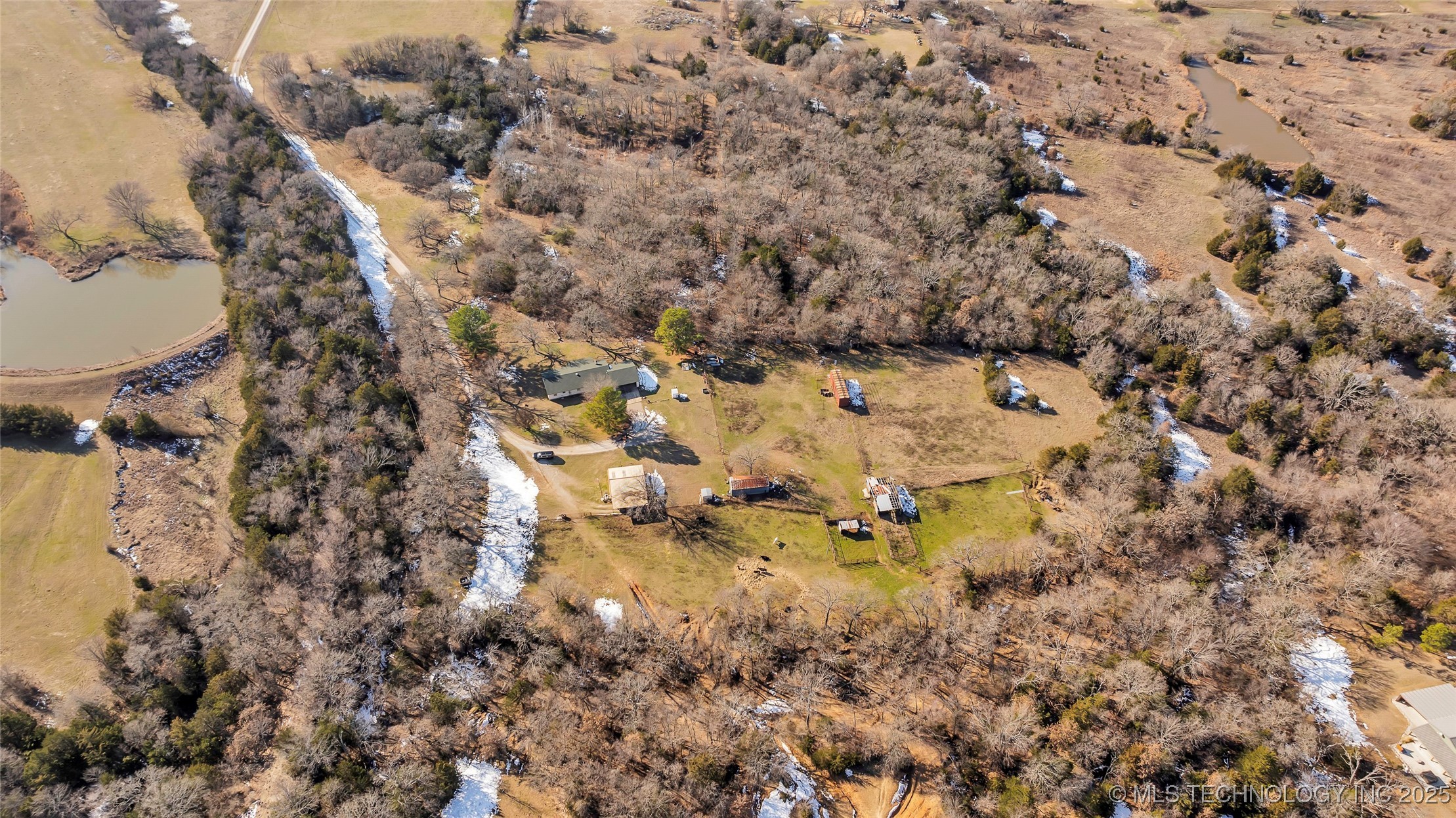 6296 Dickson Rd Property Photo 31