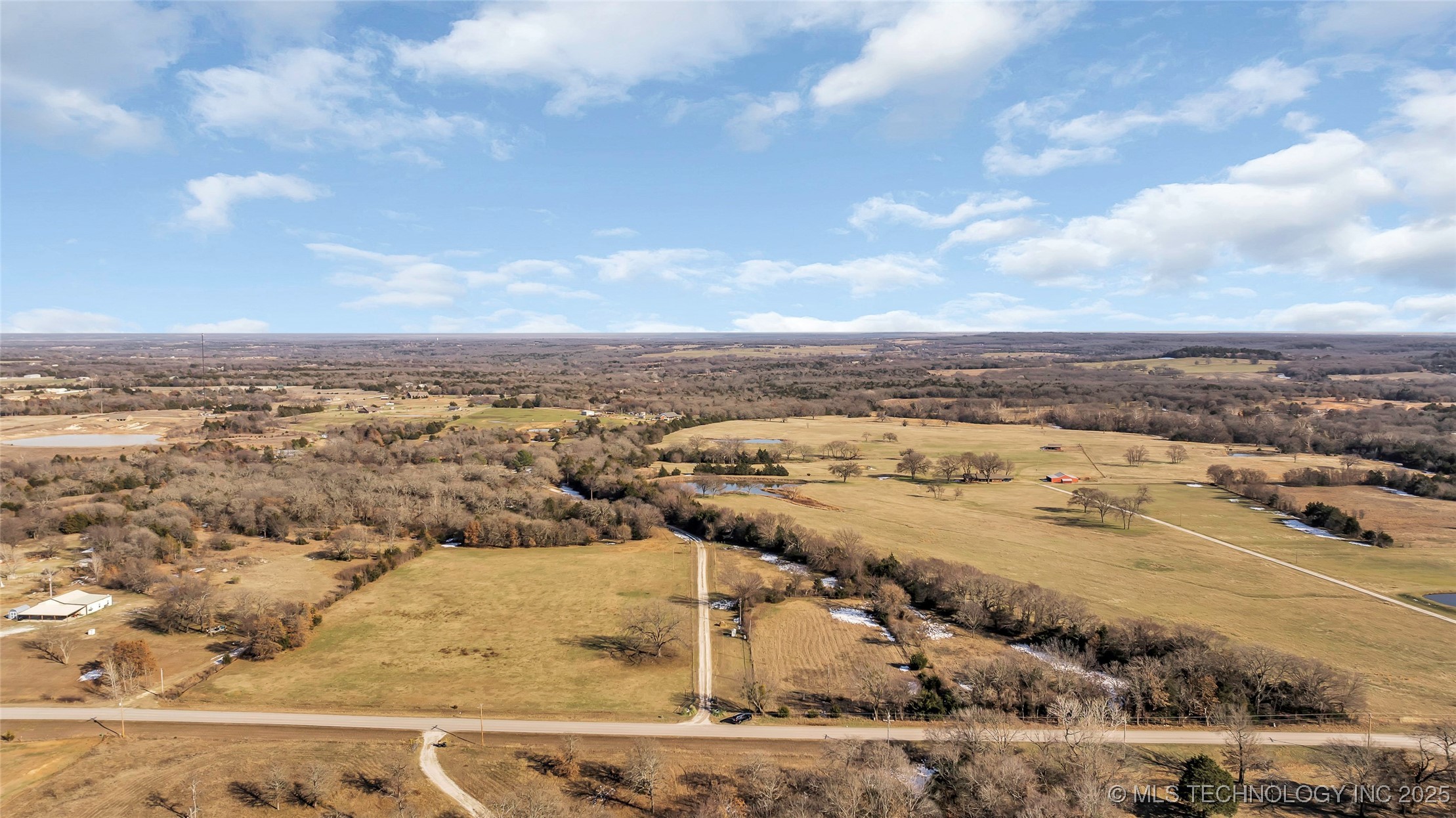 6296 Dickson Rd Property Photo 33