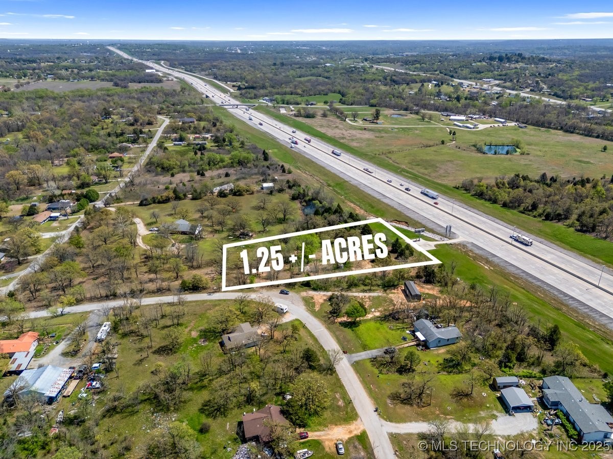 2 Hickory Bluff Street Property Photo 6