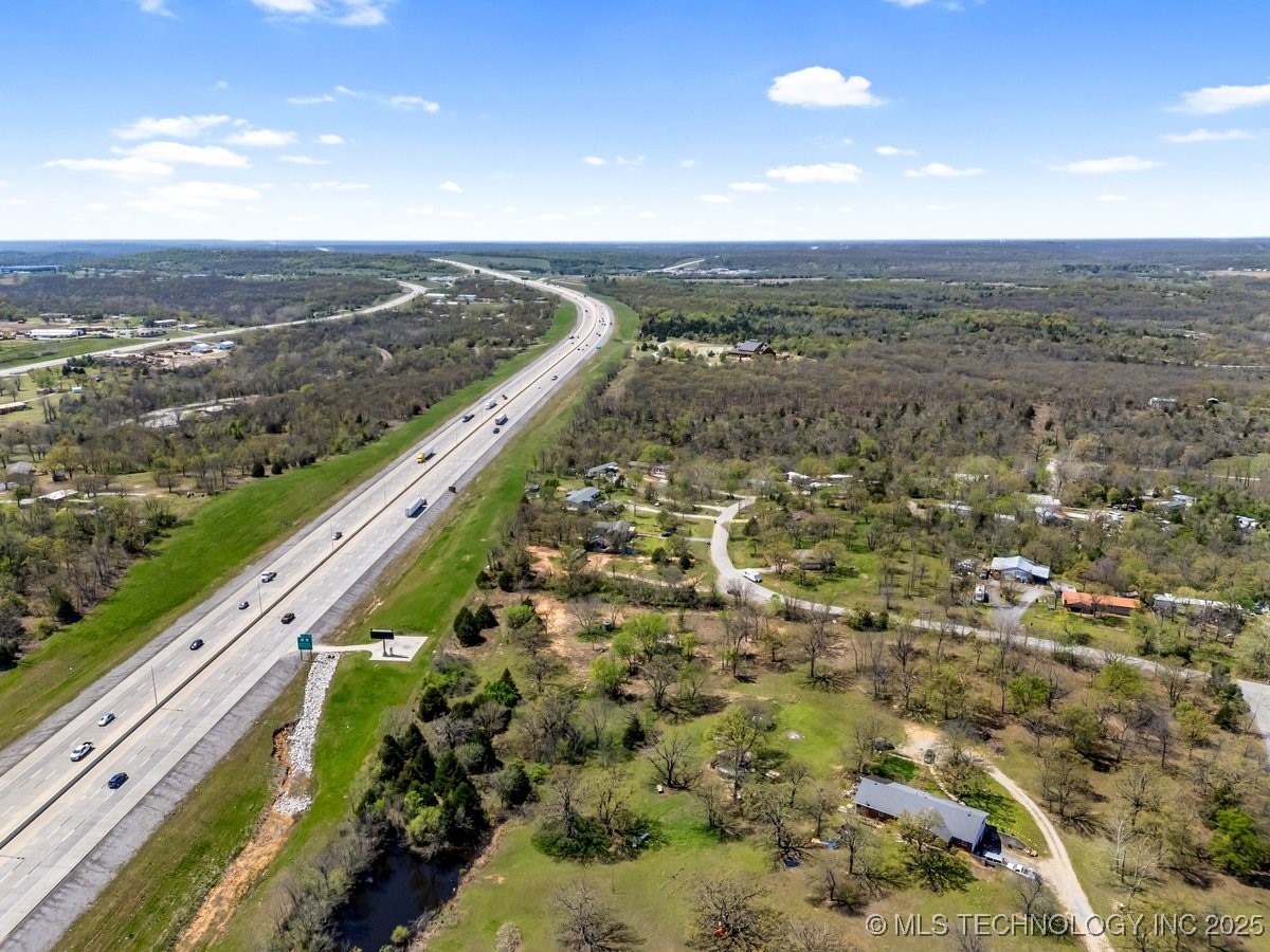 2 Hickory Bluff Street Property Photo 9