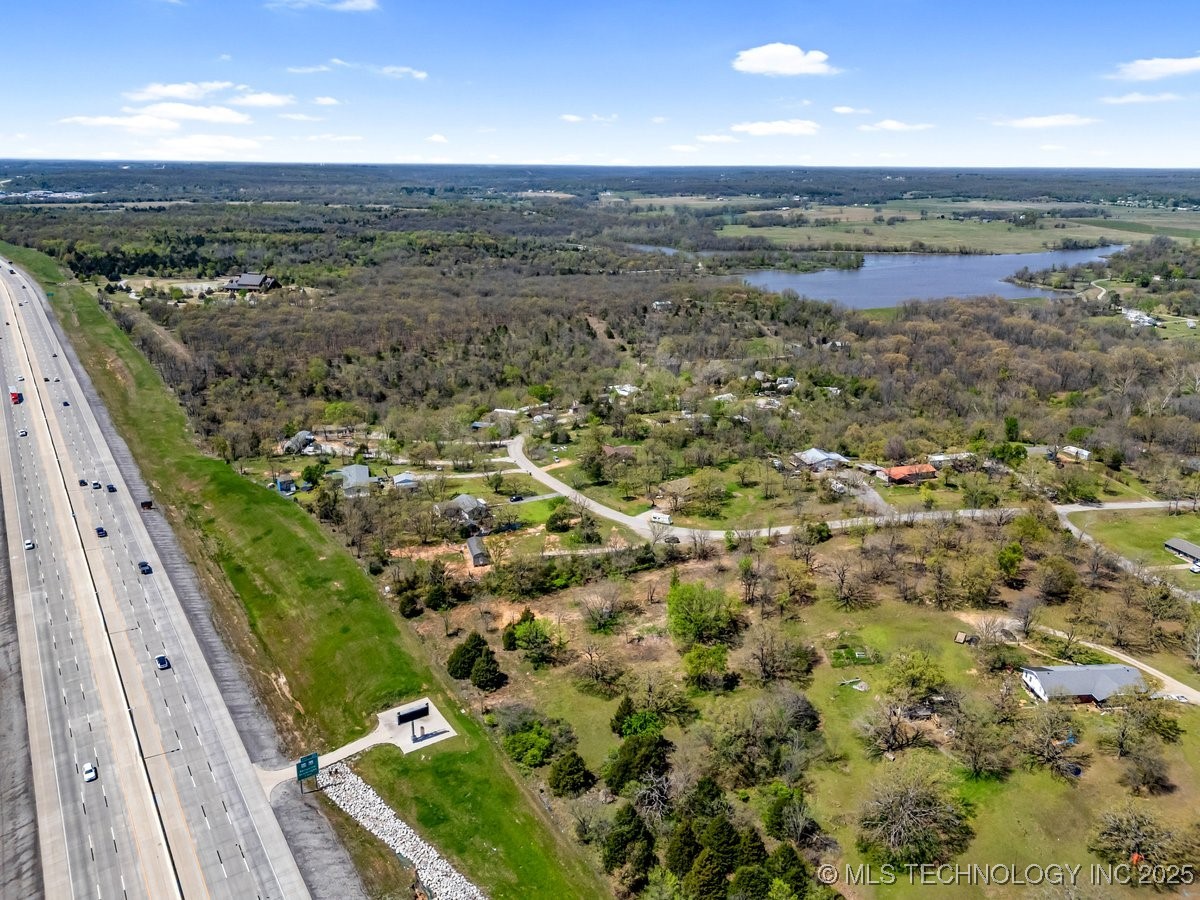 2 Hickory Bluff Street Property Photo 11