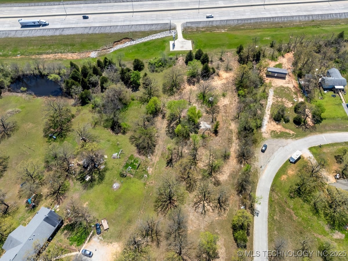 2 Hickory Bluff Street Property Photo 18