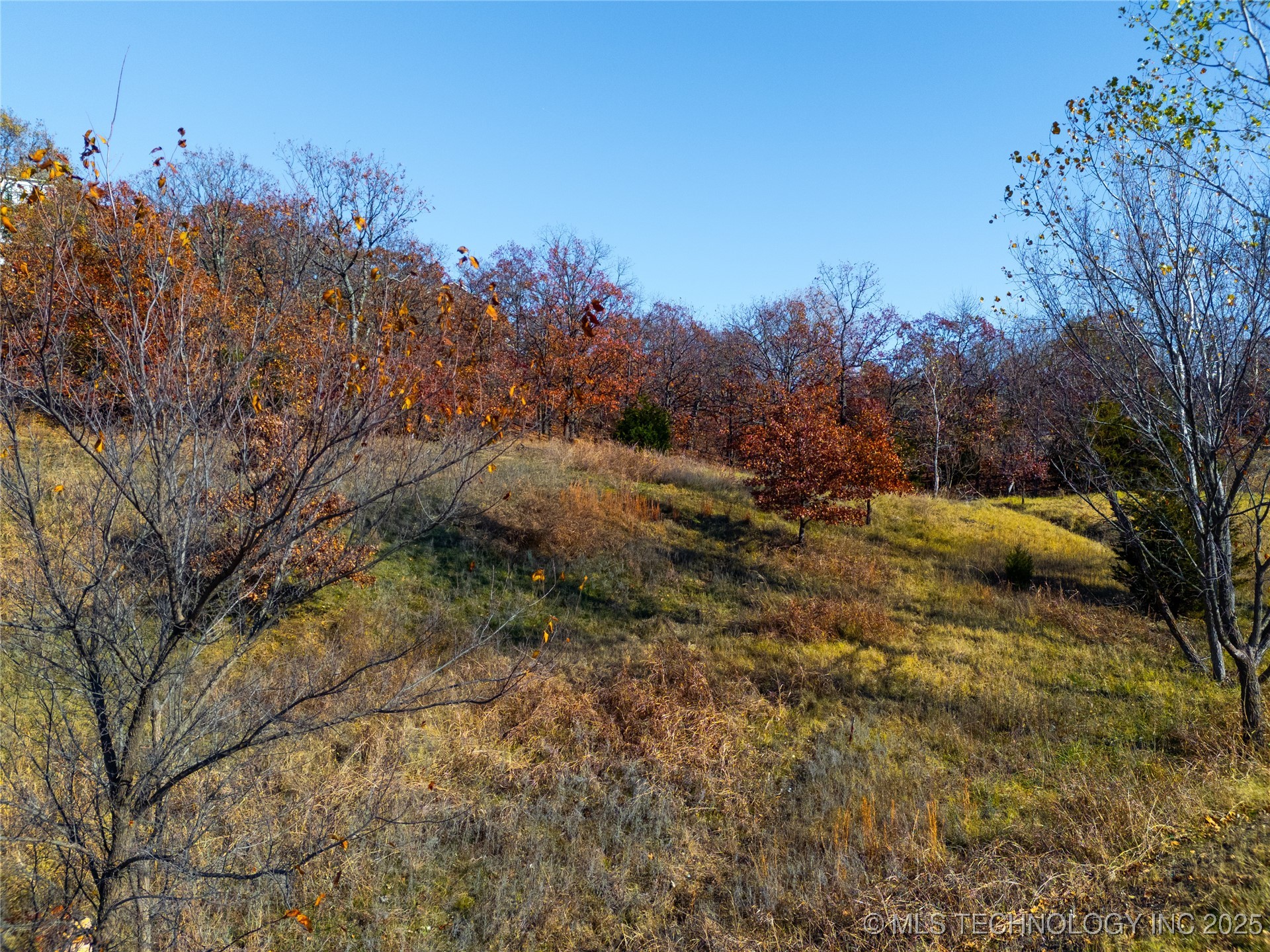 E Old North Road Property Photo 7