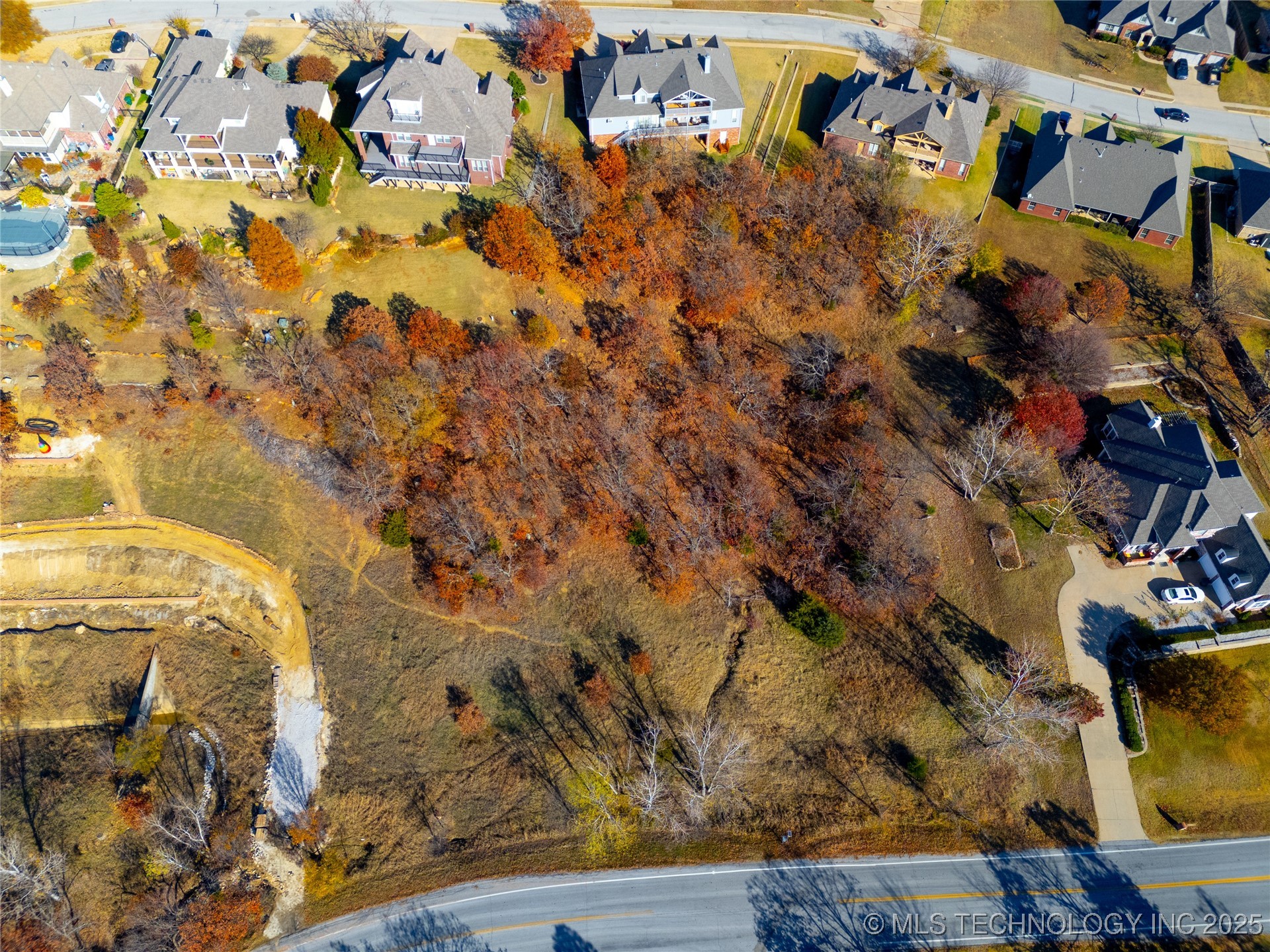 E Old North Road Property Photo 8