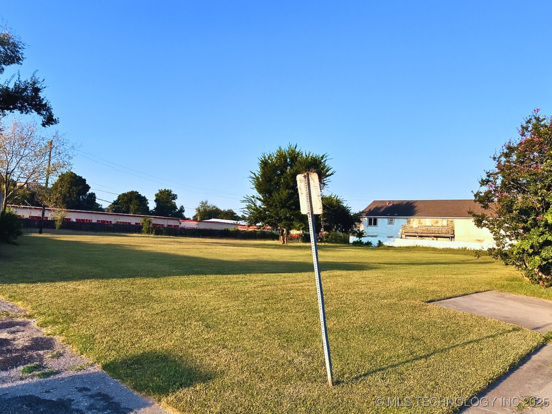 1140 E 64th Street Property Photo 1