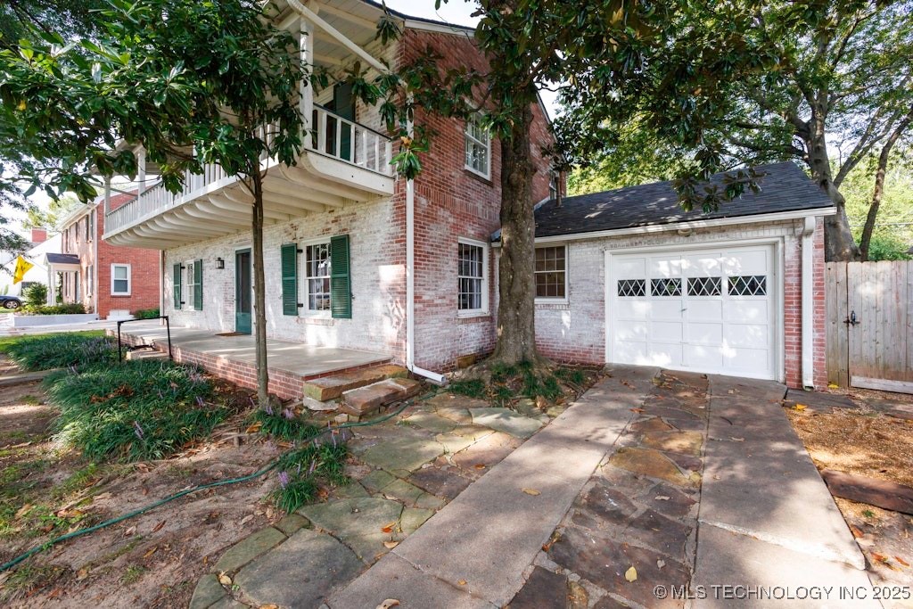 1655 Cherokee Place Property Photo 6