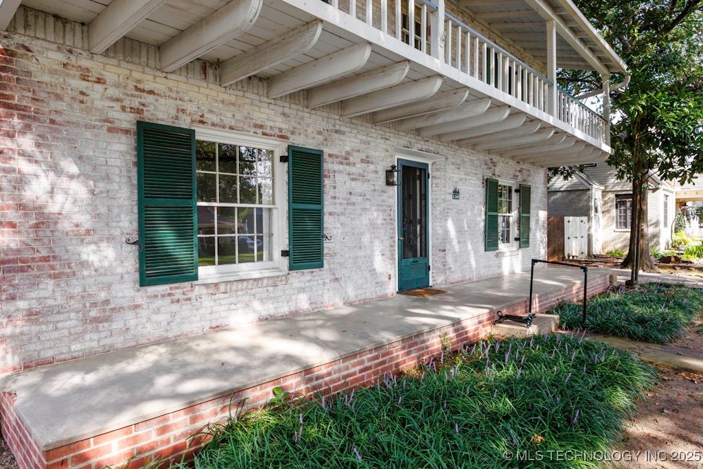 1655 Cherokee Place Property Photo 8